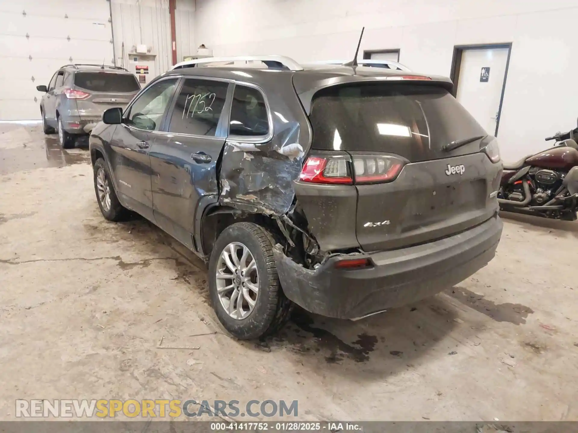 3 Photograph of a damaged car 1C4PJMLX9LD527561 JEEP CHEROKEE 2020