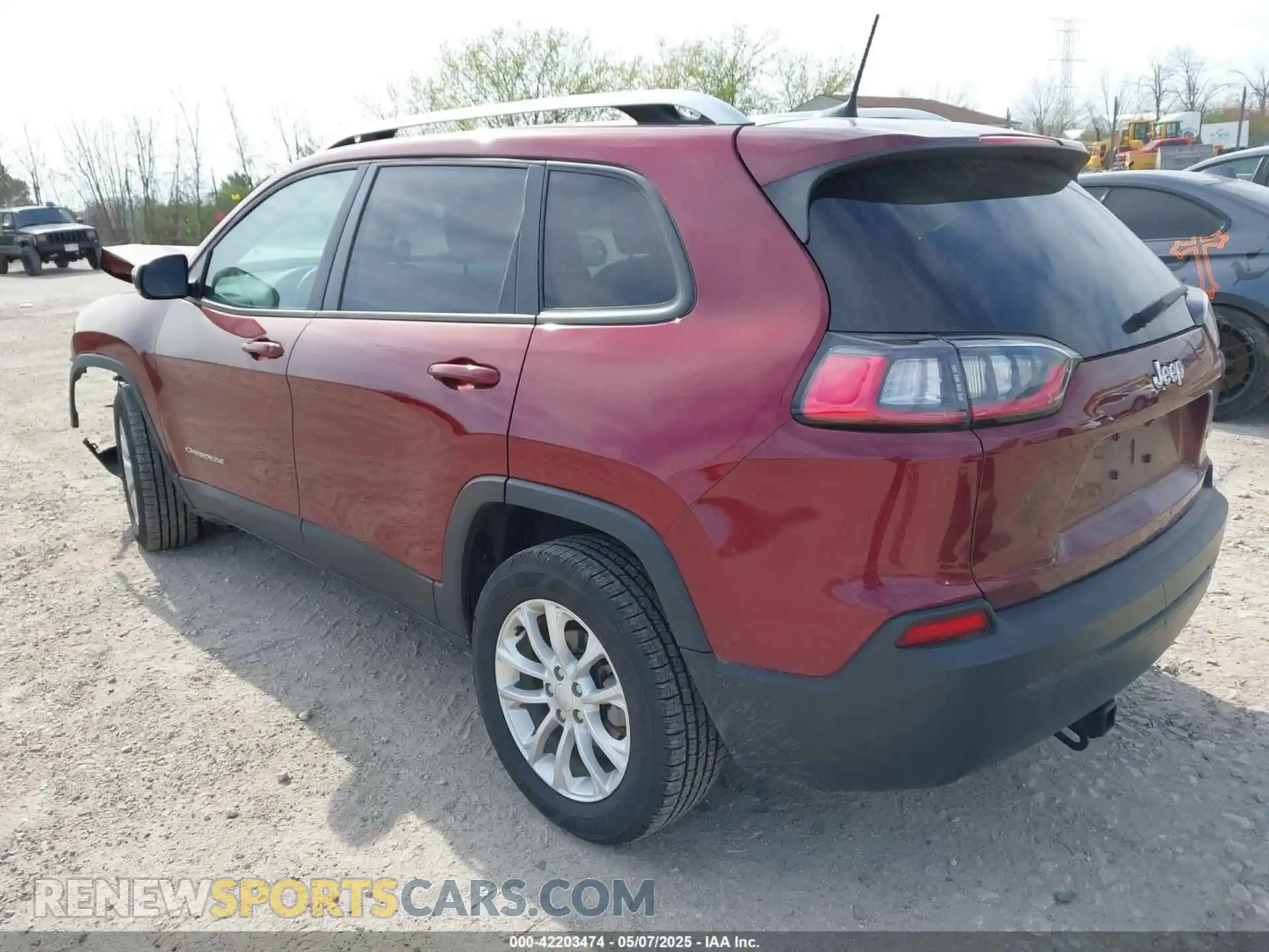 3 Photograph of a damaged car 1C4PJLCB7MD150373 JEEP CHEROKEE 2021