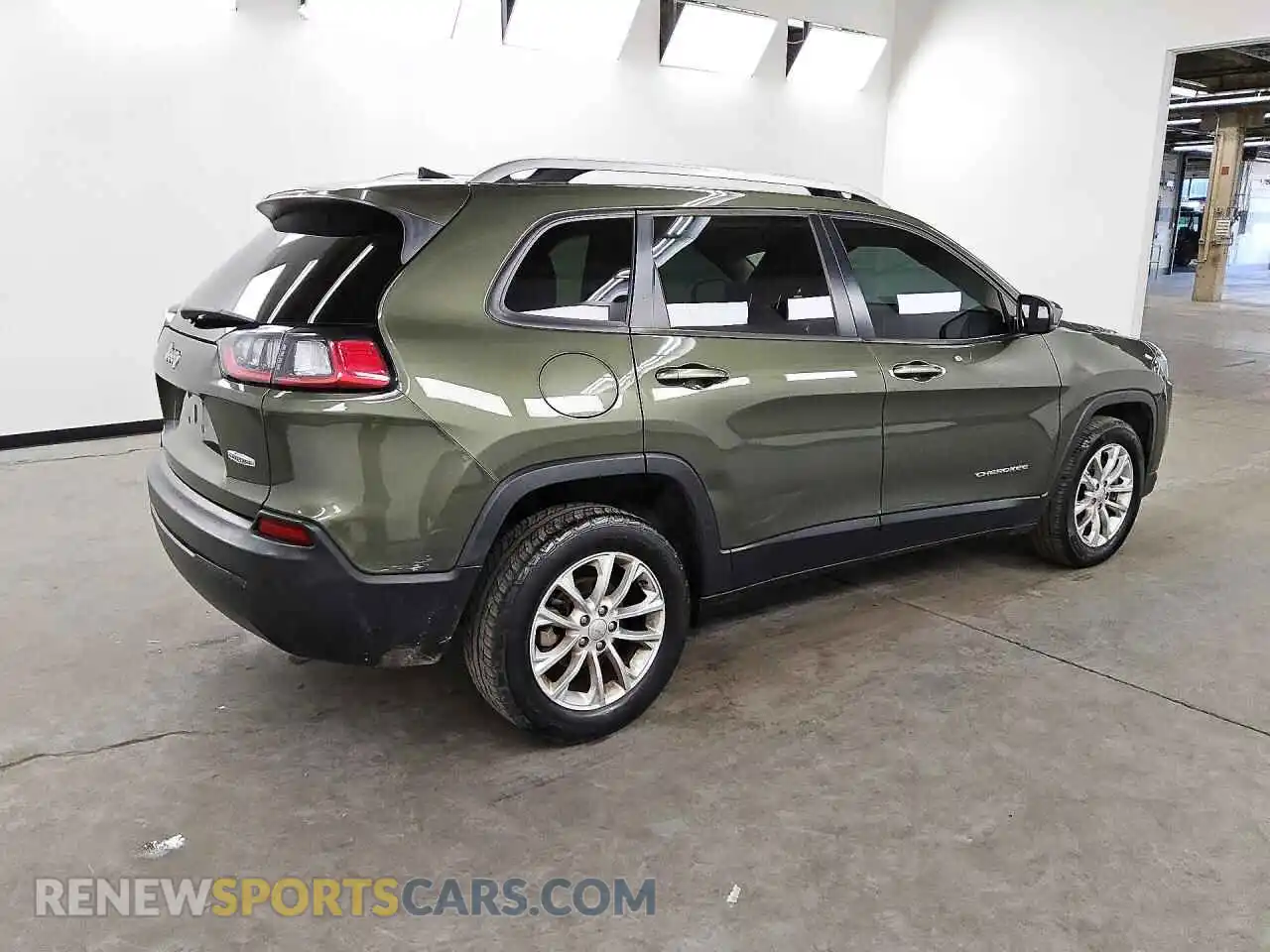 3 Photograph of a damaged car 1C4PJLCB8MD214792 JEEP CHEROKEE 2021