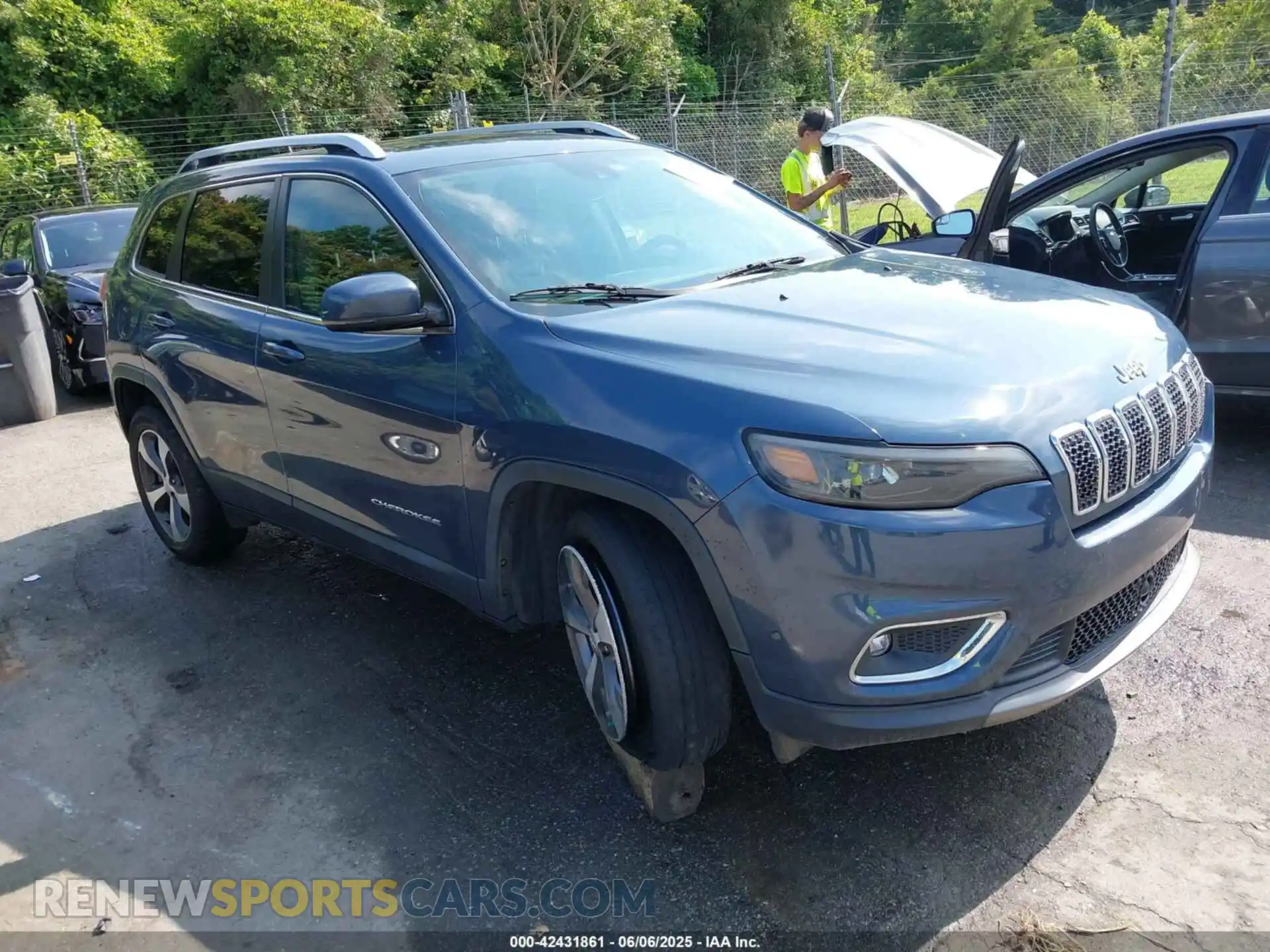 1 Photograph of a damaged car 1C4PJLDX1MD179877 JEEP CHEROKEE 2021