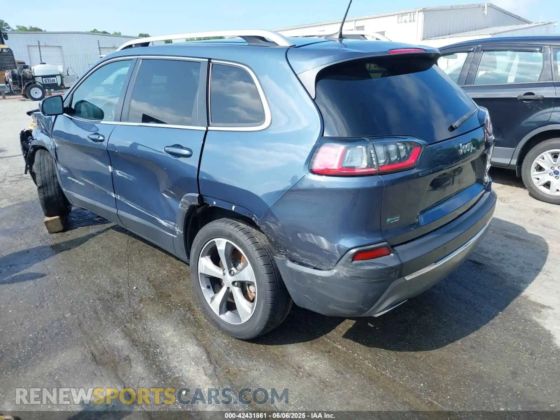 3 Photograph of a damaged car 1C4PJLDX1MD179877 JEEP CHEROKEE 2021