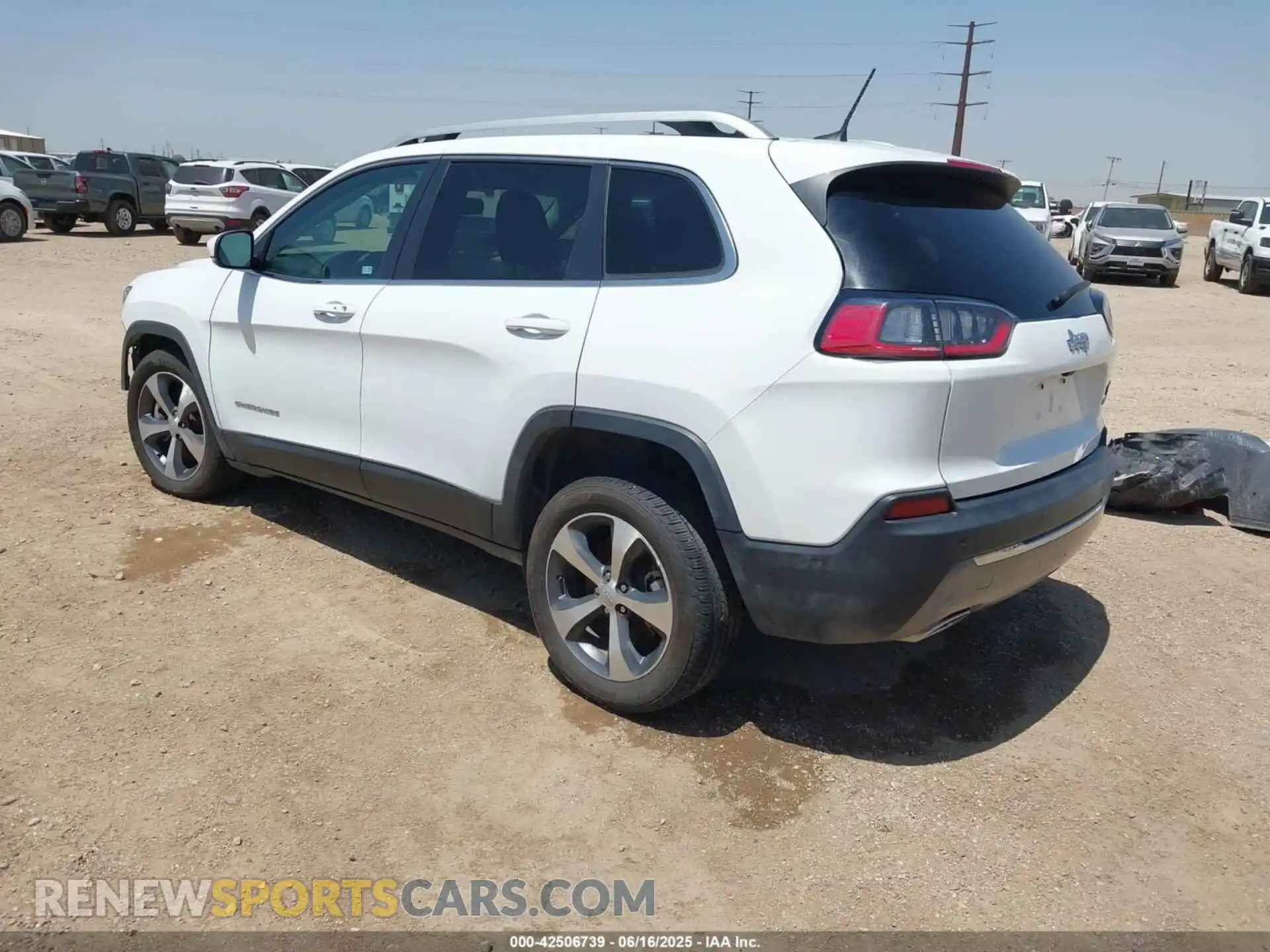 3 Photograph of a damaged car 1C4PJLDX1MD232271 JEEP CHEROKEE 2021