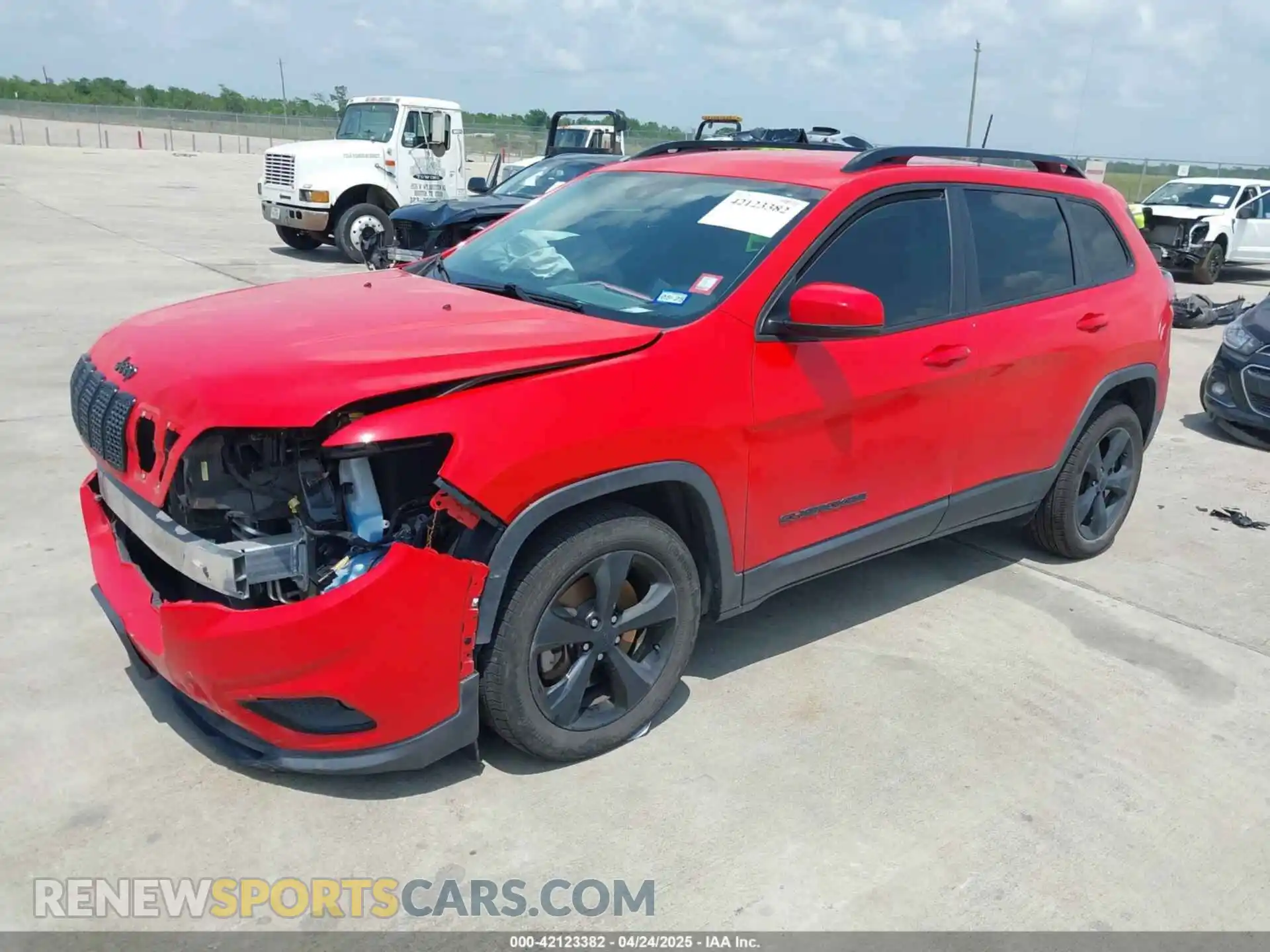 2 Photograph of a damaged car 1C4PJLLB4MD156101 JEEP CHEROKEE 2021