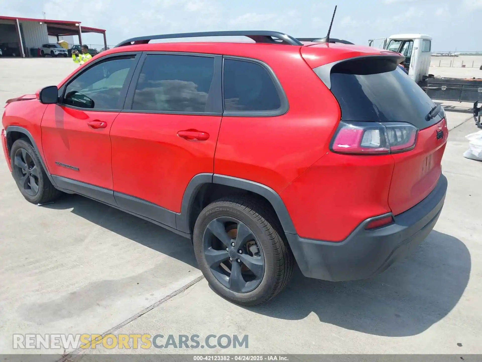 3 Photograph of a damaged car 1C4PJLLB4MD156101 JEEP CHEROKEE 2021