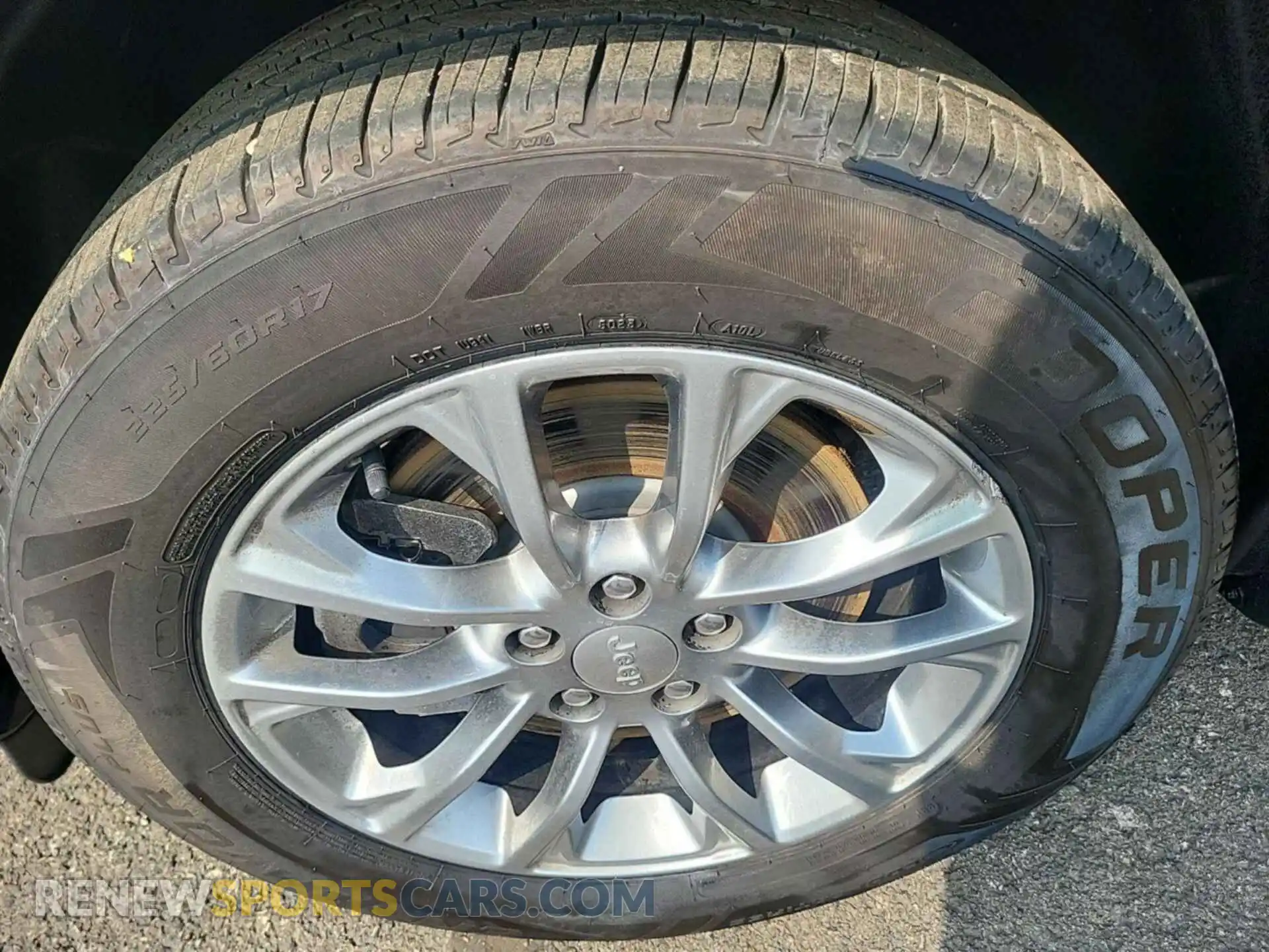 3 Photograph of a damaged car 1C4PJLLB5MD223983 JEEP CHEROKEE 2021