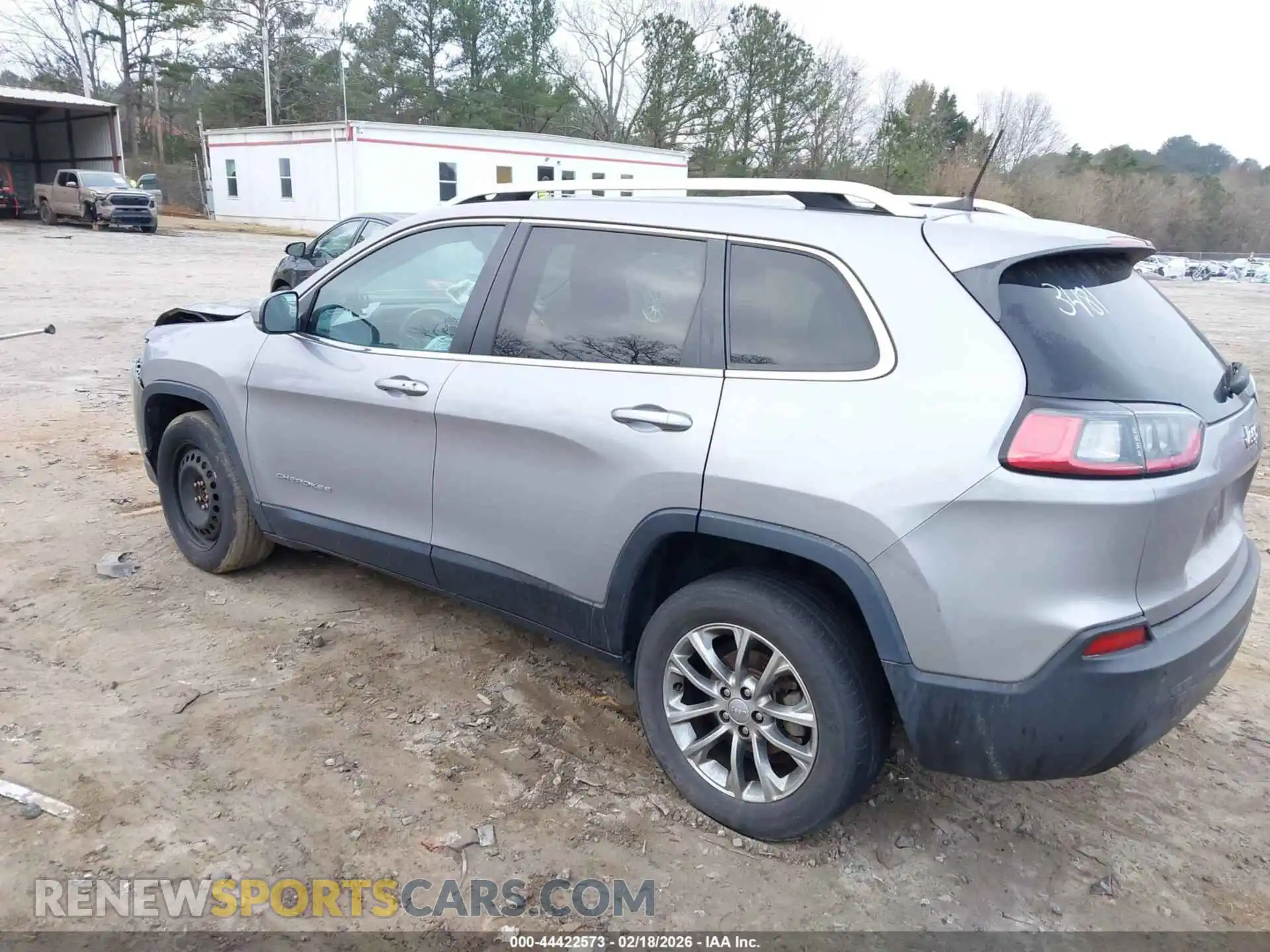 3 Photograph of a damaged car 1C4PJLLBXMD183481 JEEP CHEROKEE 2021