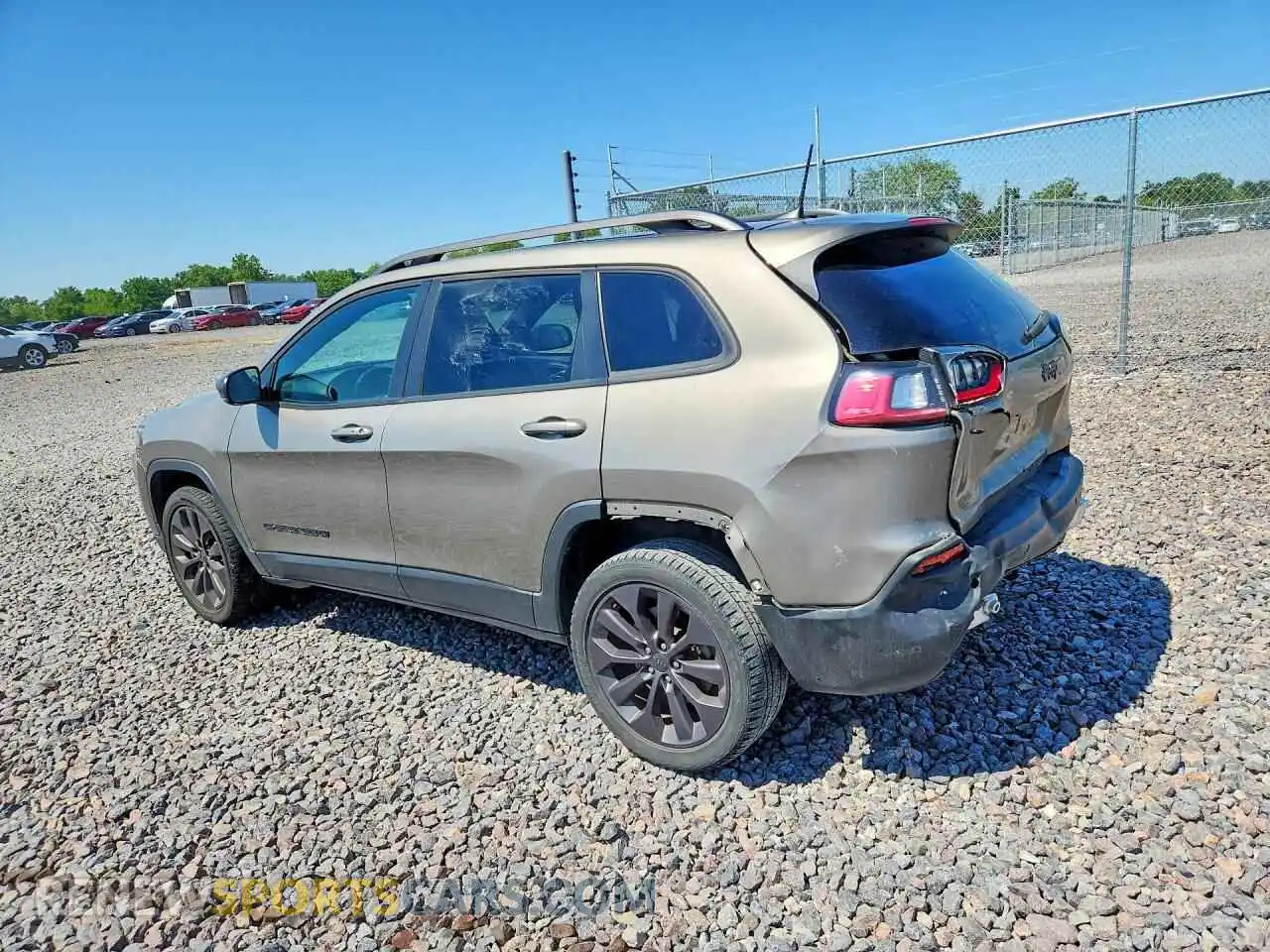 2 fotografías del automóvil dañado 1C4PJLMX4MD199668 JEEP CHEROKEE 2021