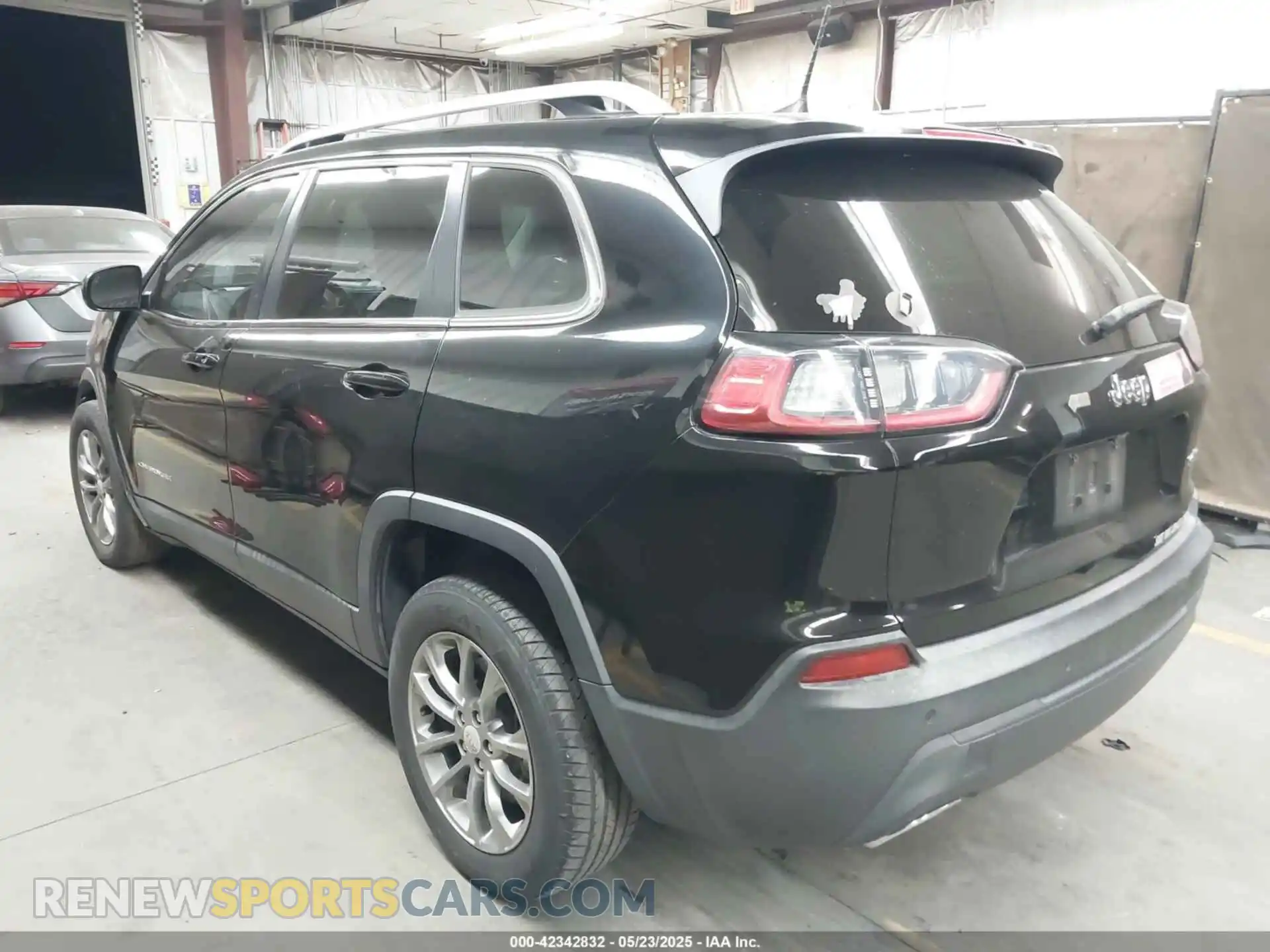 3 Photograph of a damaged car 1C4PJLMX5MD136675 JEEP CHEROKEE 2021