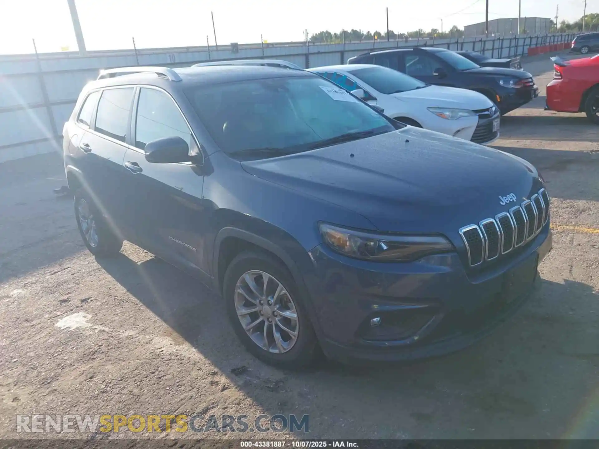 1 Photograph of a damaged car 1C4PJLMXXMD103641 JEEP CHEROKEE 2021
