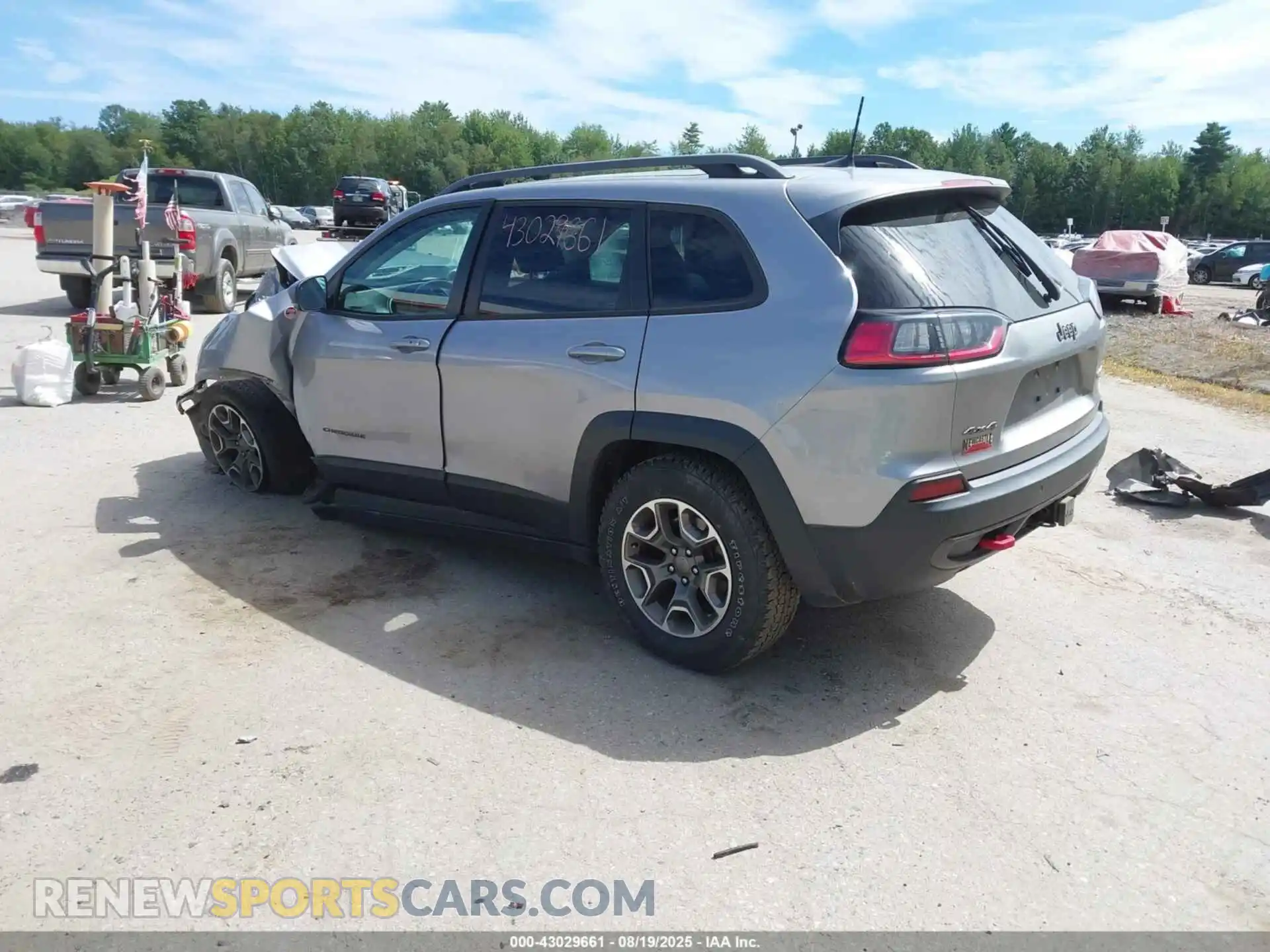 3 Photograph of a damaged car 1C4PJMBX1MD172954 JEEP CHEROKEE 2021