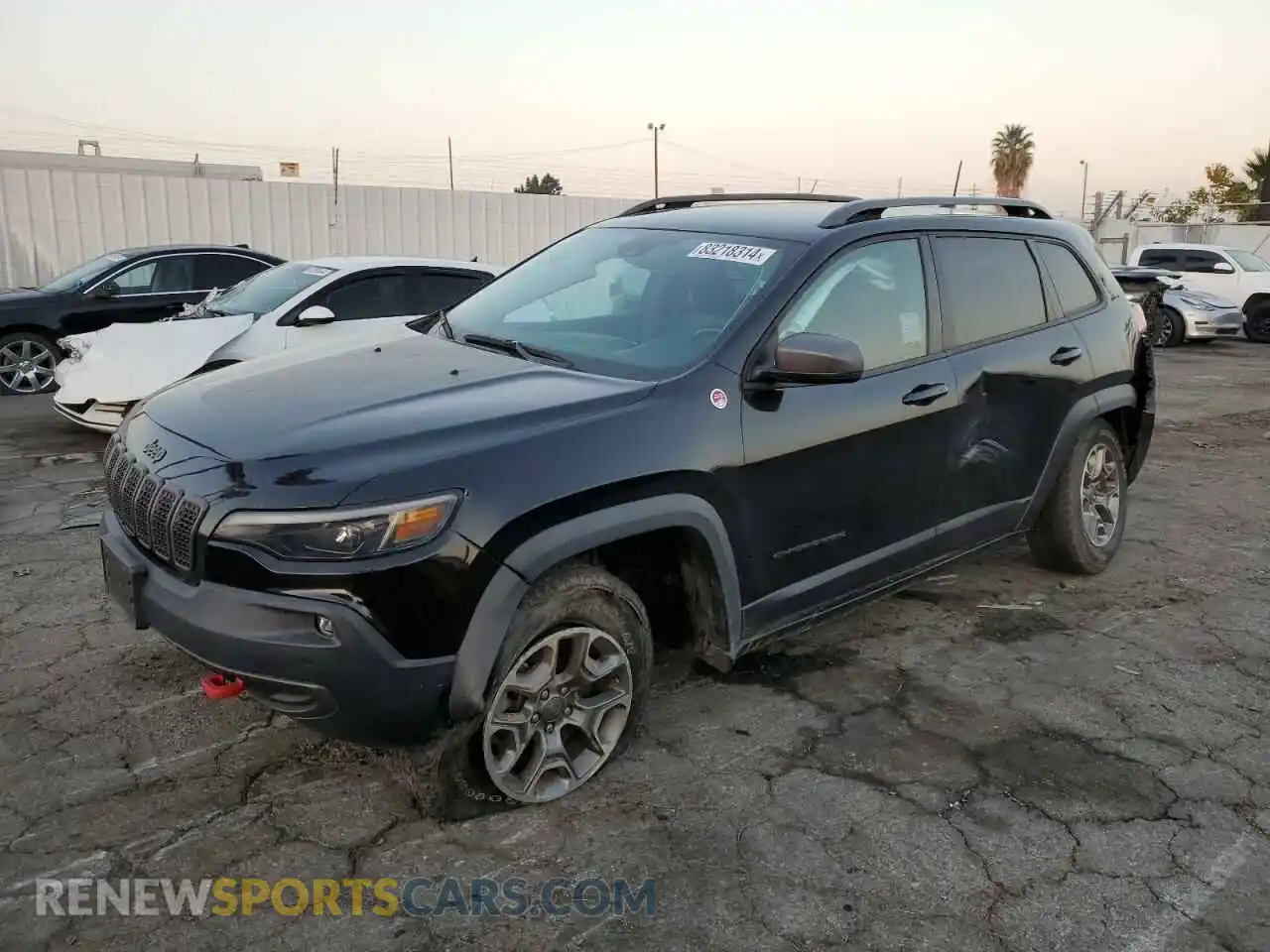 1 Photograph of a damaged car 1C4PJMBX3MD105966 JEEP CHEROKEE 2021