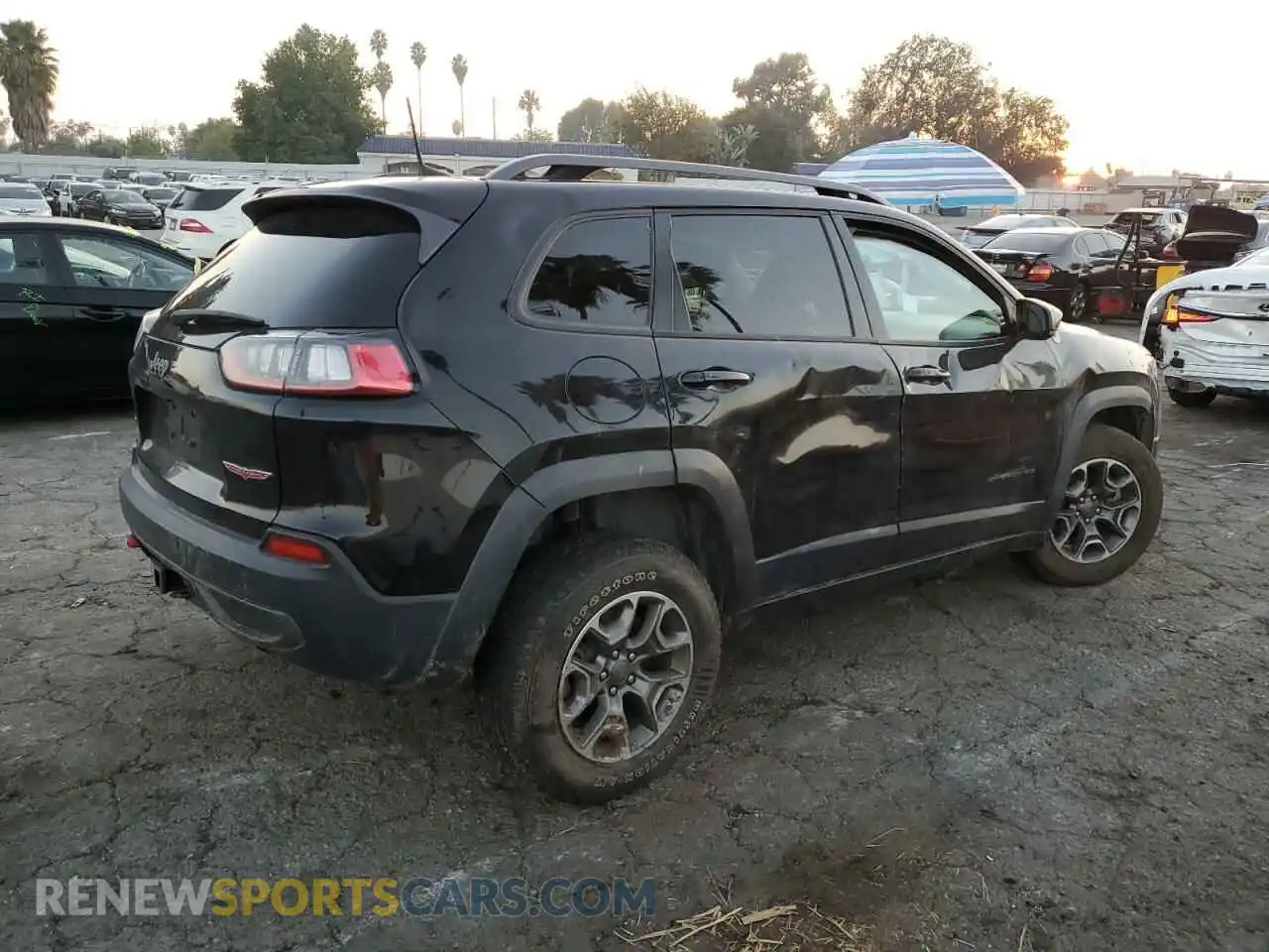 3 Photograph of a damaged car 1C4PJMBX3MD105966 JEEP CHEROKEE 2021