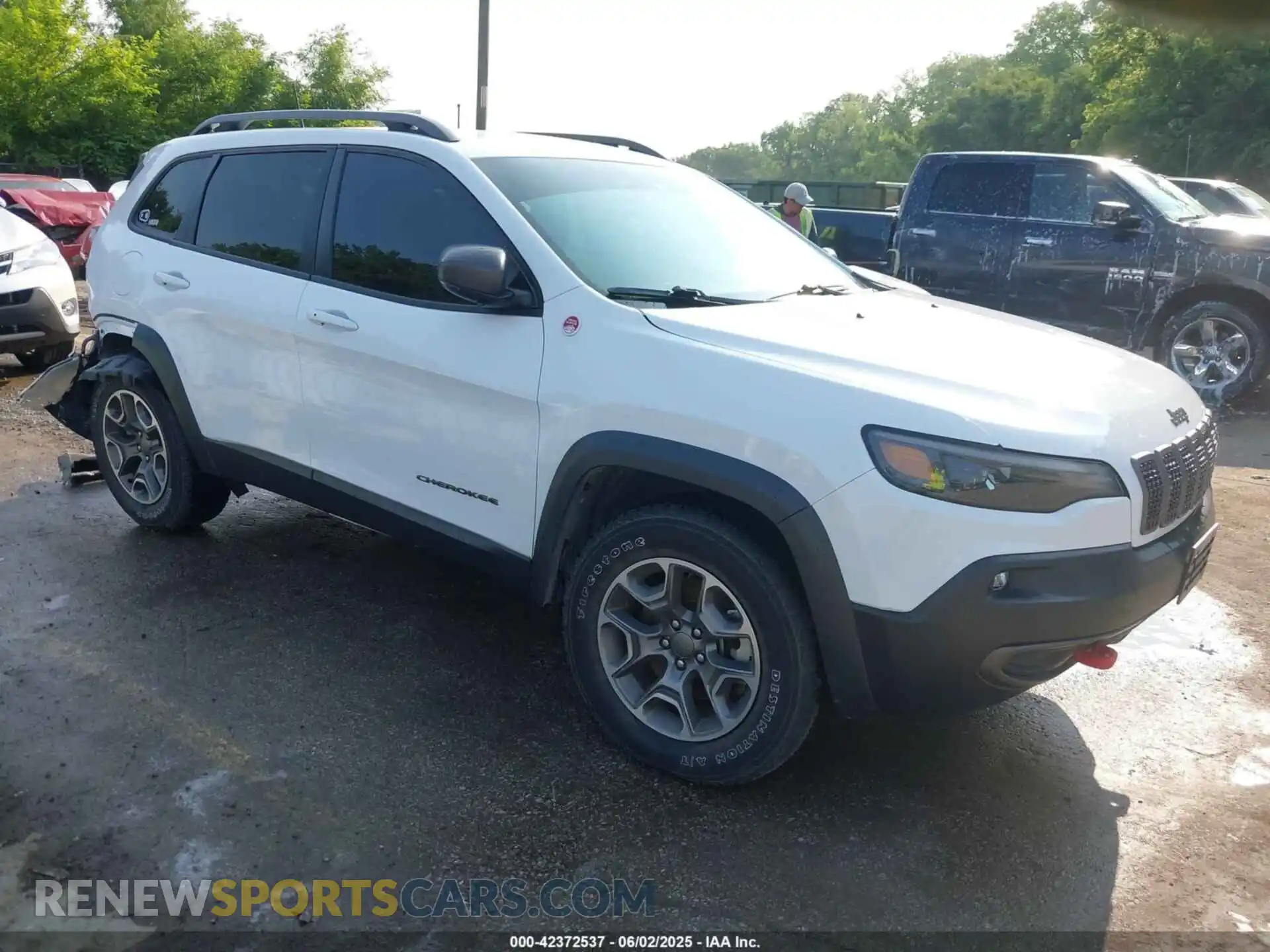1 Photograph of a damaged car 1C4PJMBX4MD124980 JEEP CHEROKEE 2021