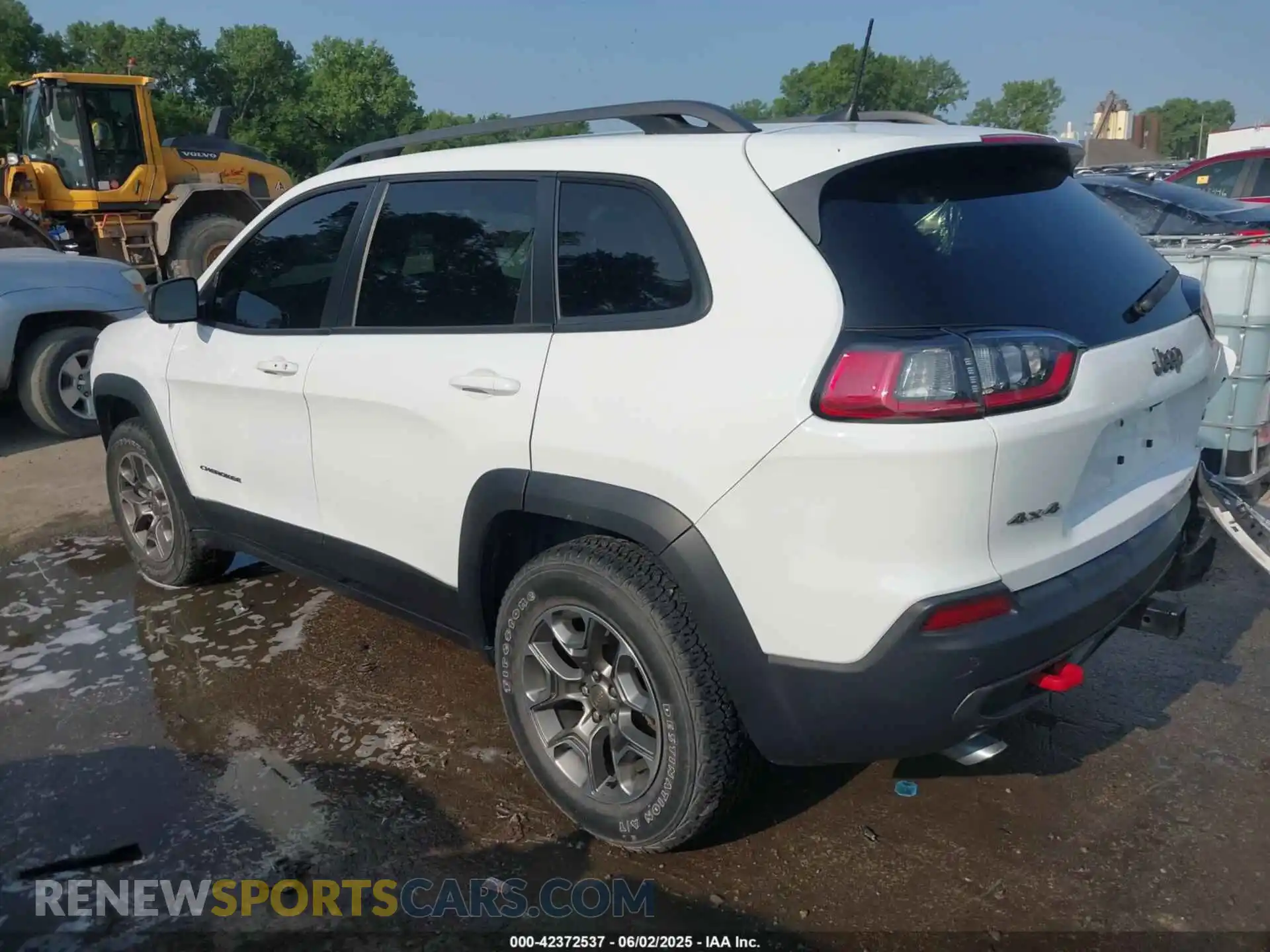 3 Photograph of a damaged car 1C4PJMBX4MD124980 JEEP CHEROKEE 2021