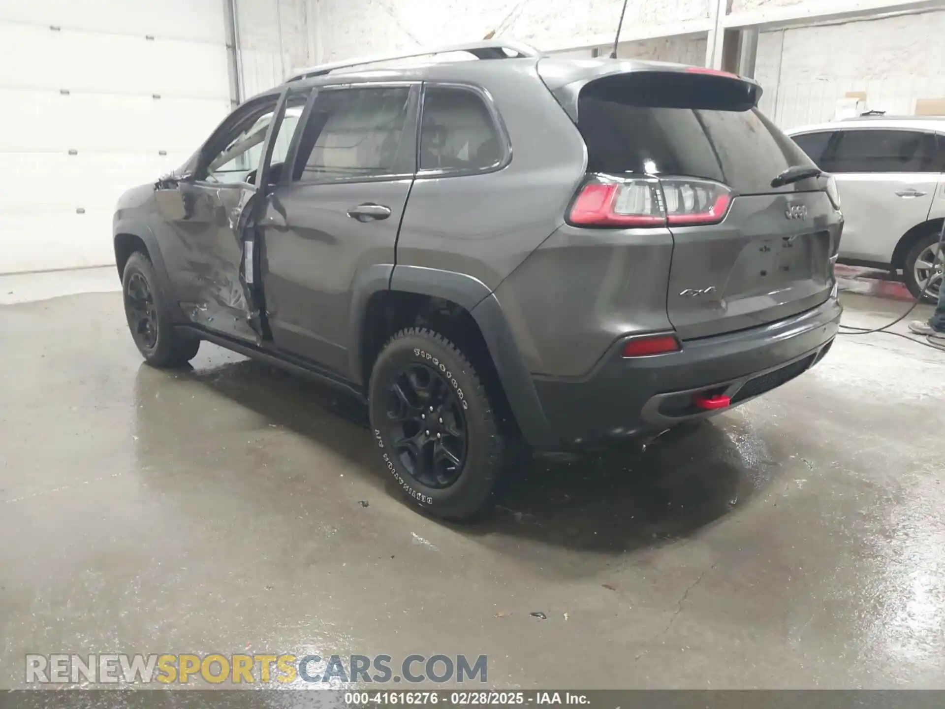 3 Photograph of a damaged car 1C4PJMBX4MD239028 JEEP CHEROKEE 2021