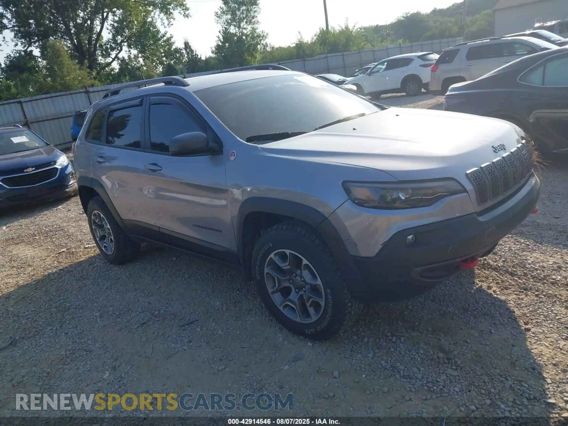 1 Photograph of a damaged car 1C4PJMBX6MD236423 JEEP CHEROKEE 2021