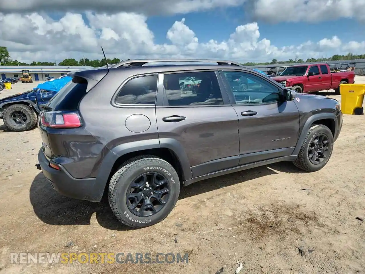 3 Photograph of a damaged car 1C4PJMBX8MD176354 JEEP CHEROKEE 2021