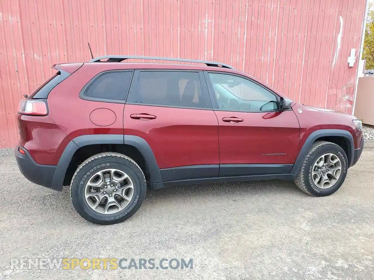 3 Photograph of a damaged car 1C4PJMBX8MD214553 JEEP CHEROKEE 2021