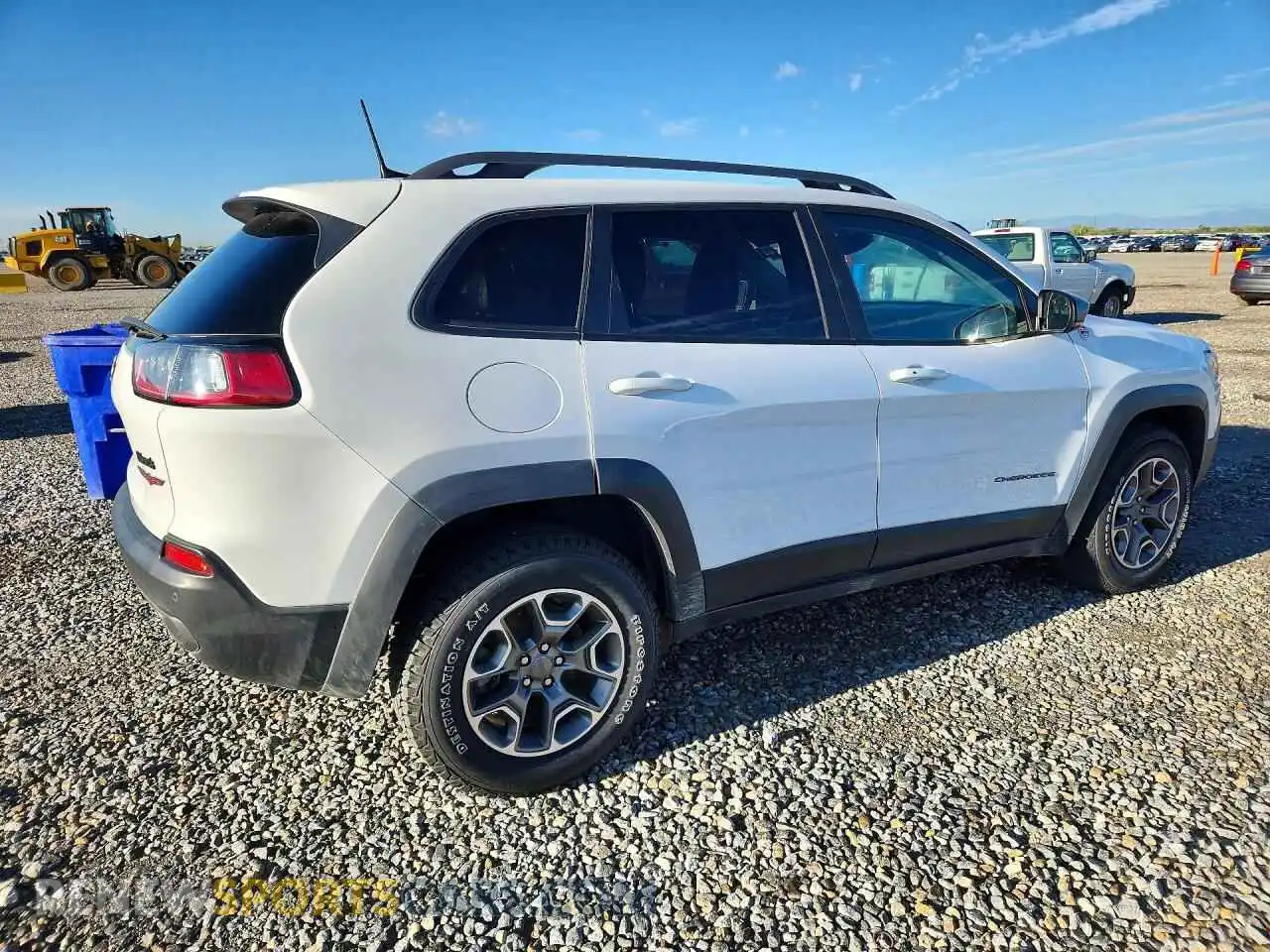 3 Photograph of a damaged car 1C4PJMBX9MD142097 JEEP CHEROKEE 2021