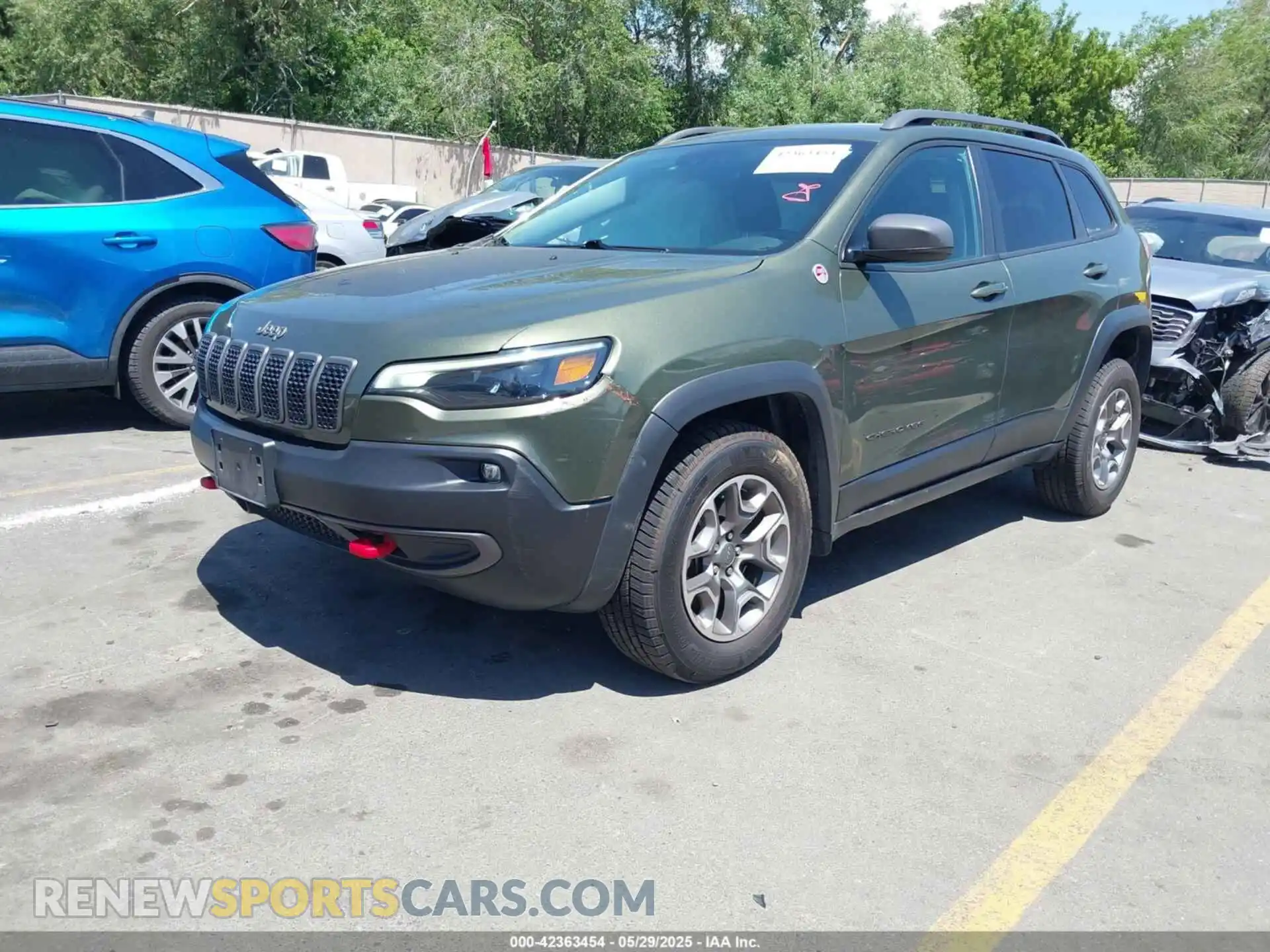 2 Photograph of a damaged car 1C4PJMBX9MD142777 JEEP CHEROKEE 2021
