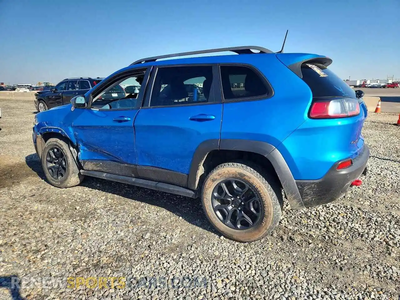 2 fotografías del automóvil dañado 1C4PJMBX9MD210334 JEEP CHEROKEE 2021