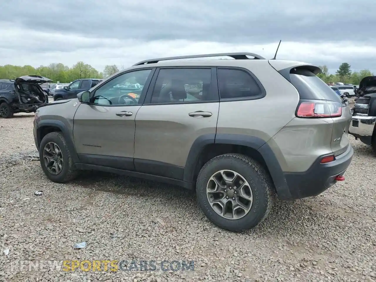 2 fotografías del automóvil dañado 1C4PJMBXXMD110534 JEEP CHEROKEE 2021