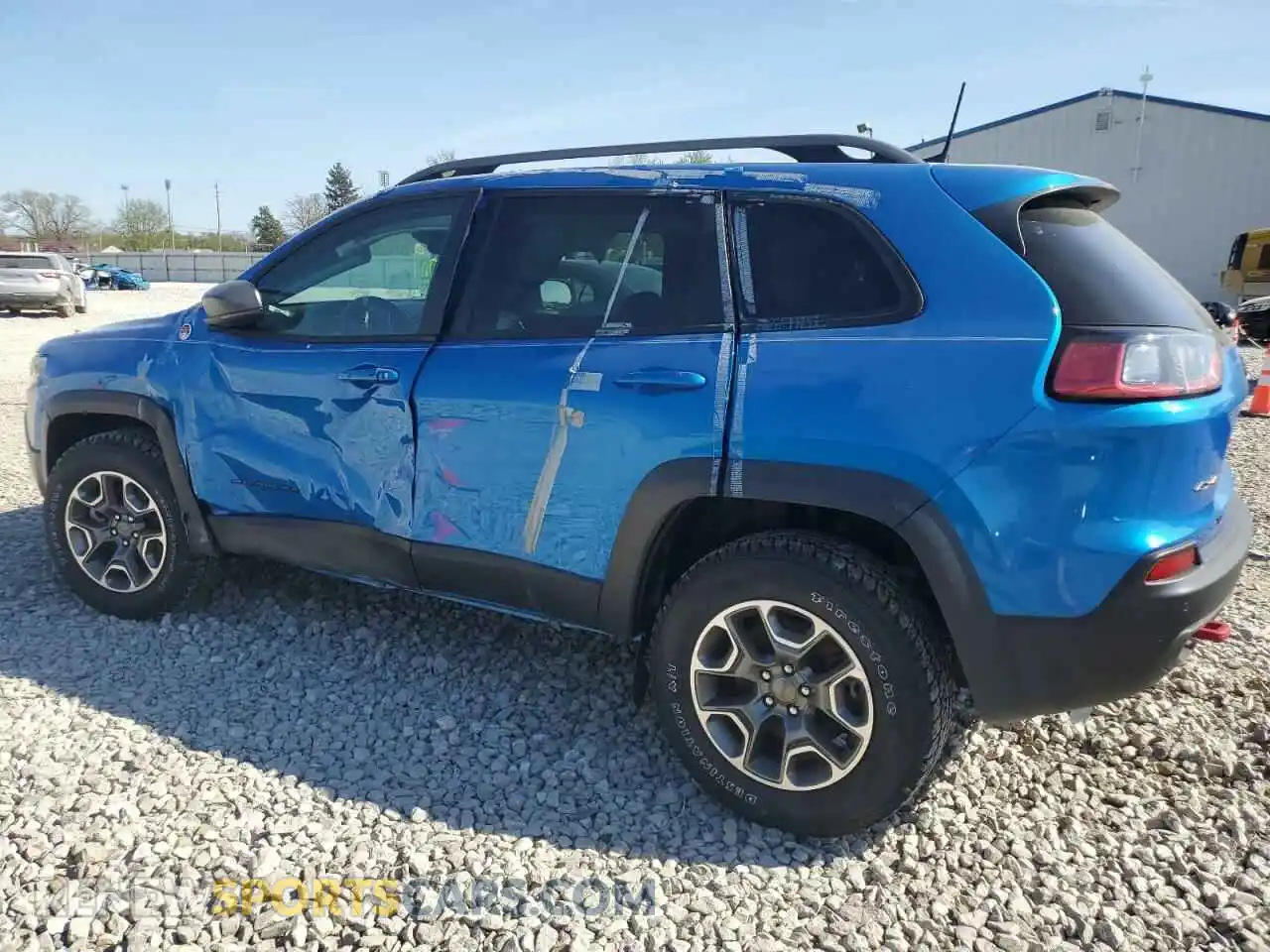 2 Photograph of a damaged car 1C4PJMBXXMD186738 JEEP CHEROKEE 2021