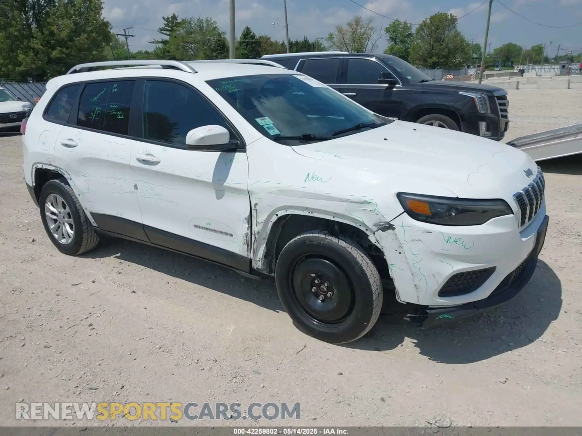 1 Photograph of a damaged car 1C4PJMCB1MD171158 JEEP CHEROKEE 2021
