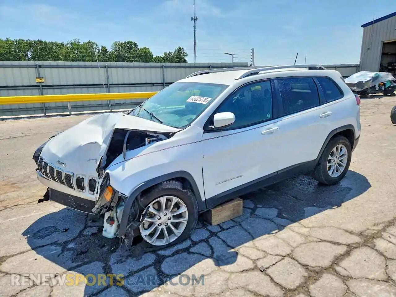 1 Фотография поврежденного автомобиля 1C4PJMCB3MD242568 JEEP CHEROKEE 2021