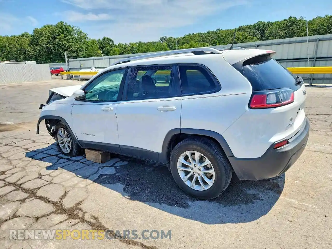2 Фотография поврежденного автомобиля 1C4PJMCB3MD242568 JEEP CHEROKEE 2021