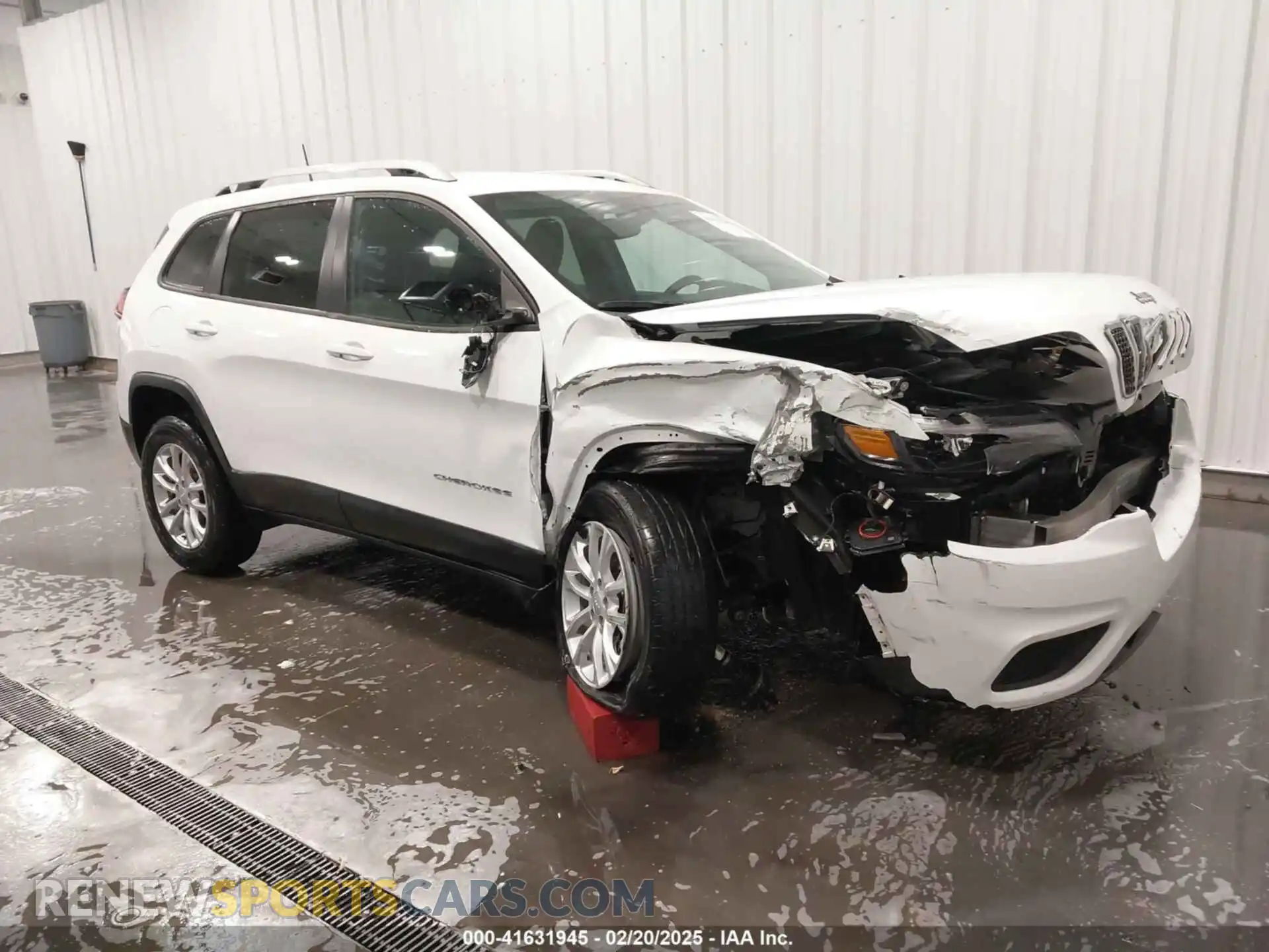 1 Photograph of a damaged car 1C4PJMCB7MD166000 JEEP CHEROKEE 2021