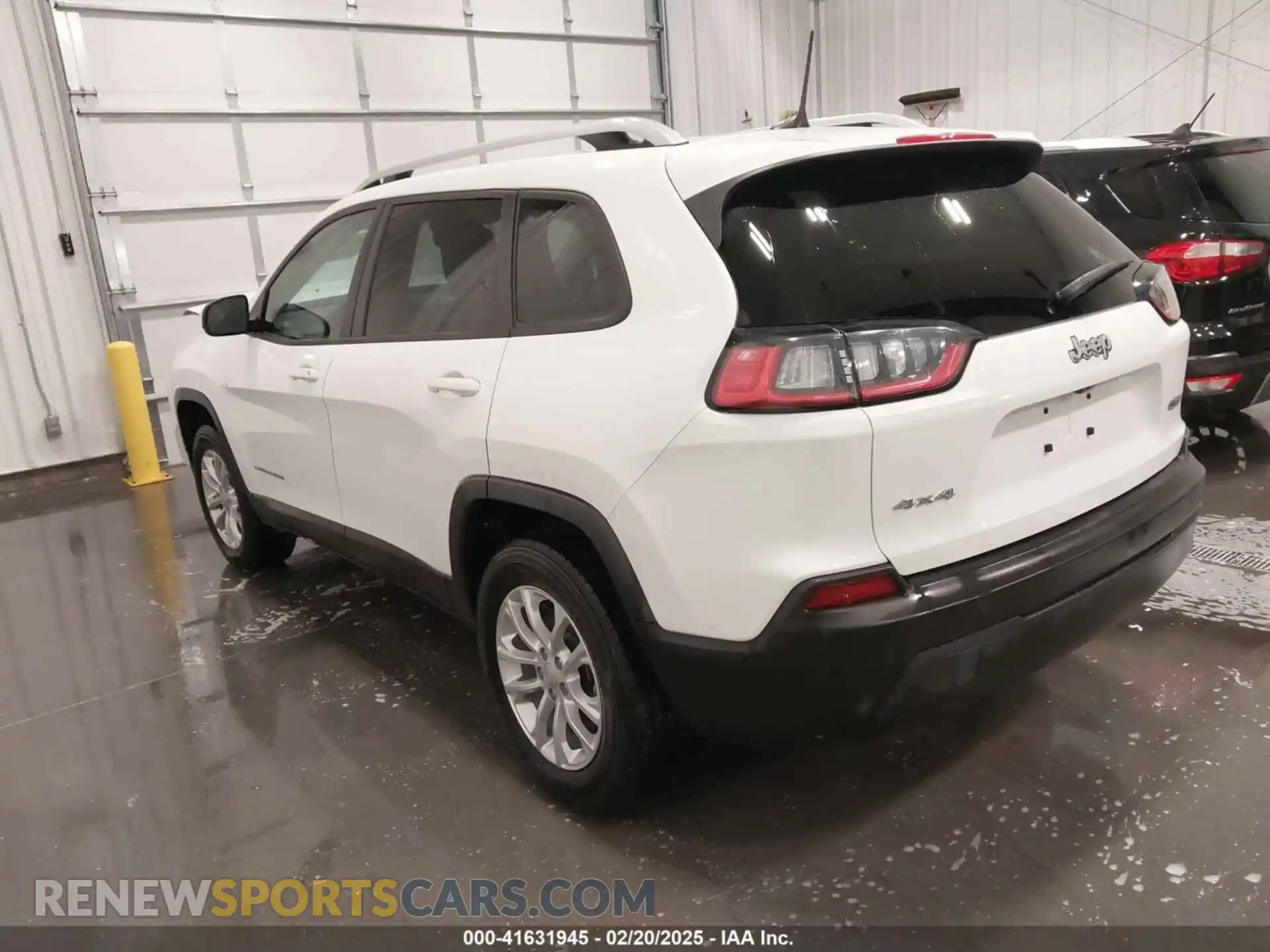 3 Photograph of a damaged car 1C4PJMCB7MD166000 JEEP CHEROKEE 2021