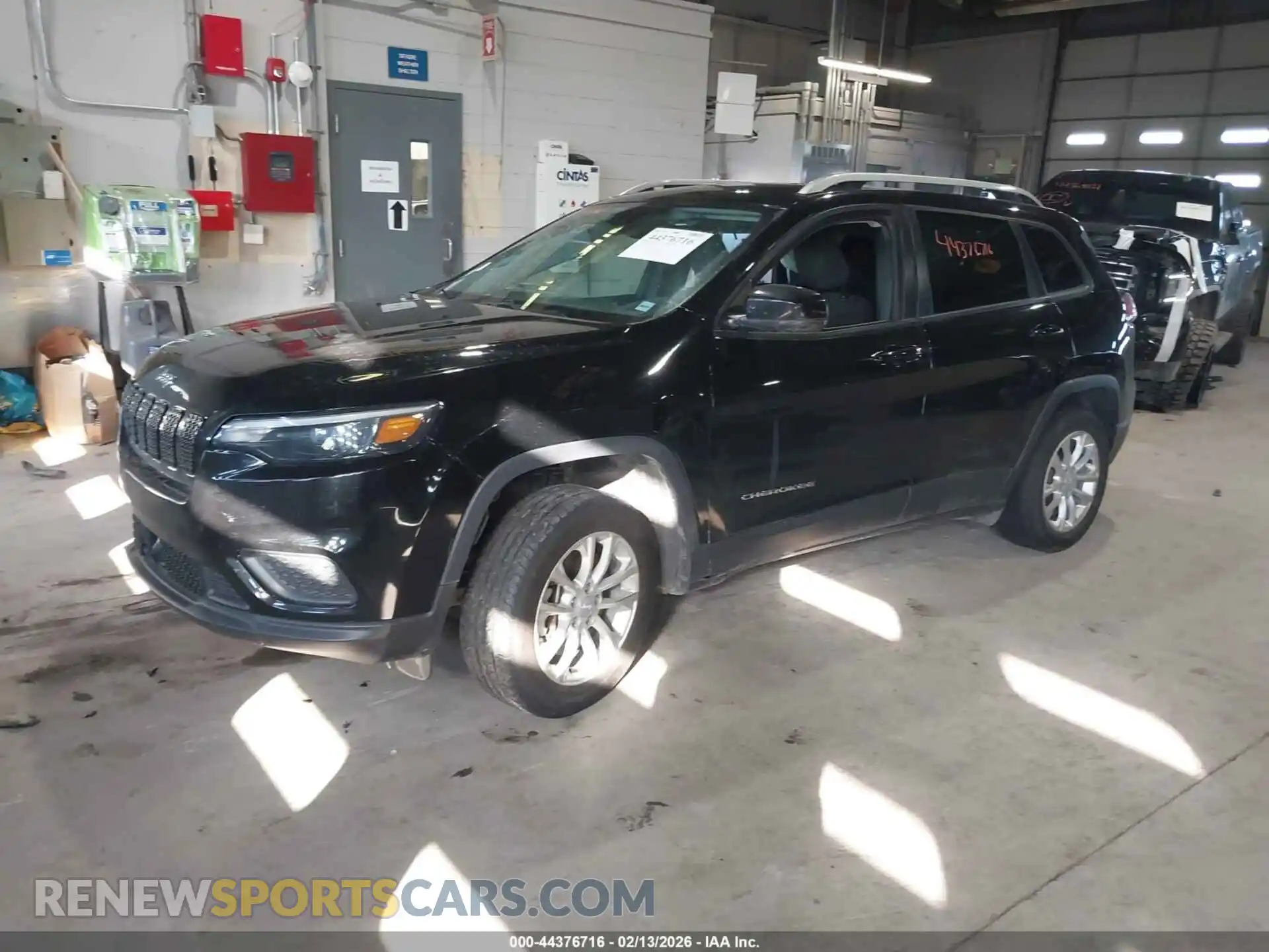 2 Фотография поврежденного автомобиля 1C4PJMCBXMD139714 JEEP CHEROKEE 2021