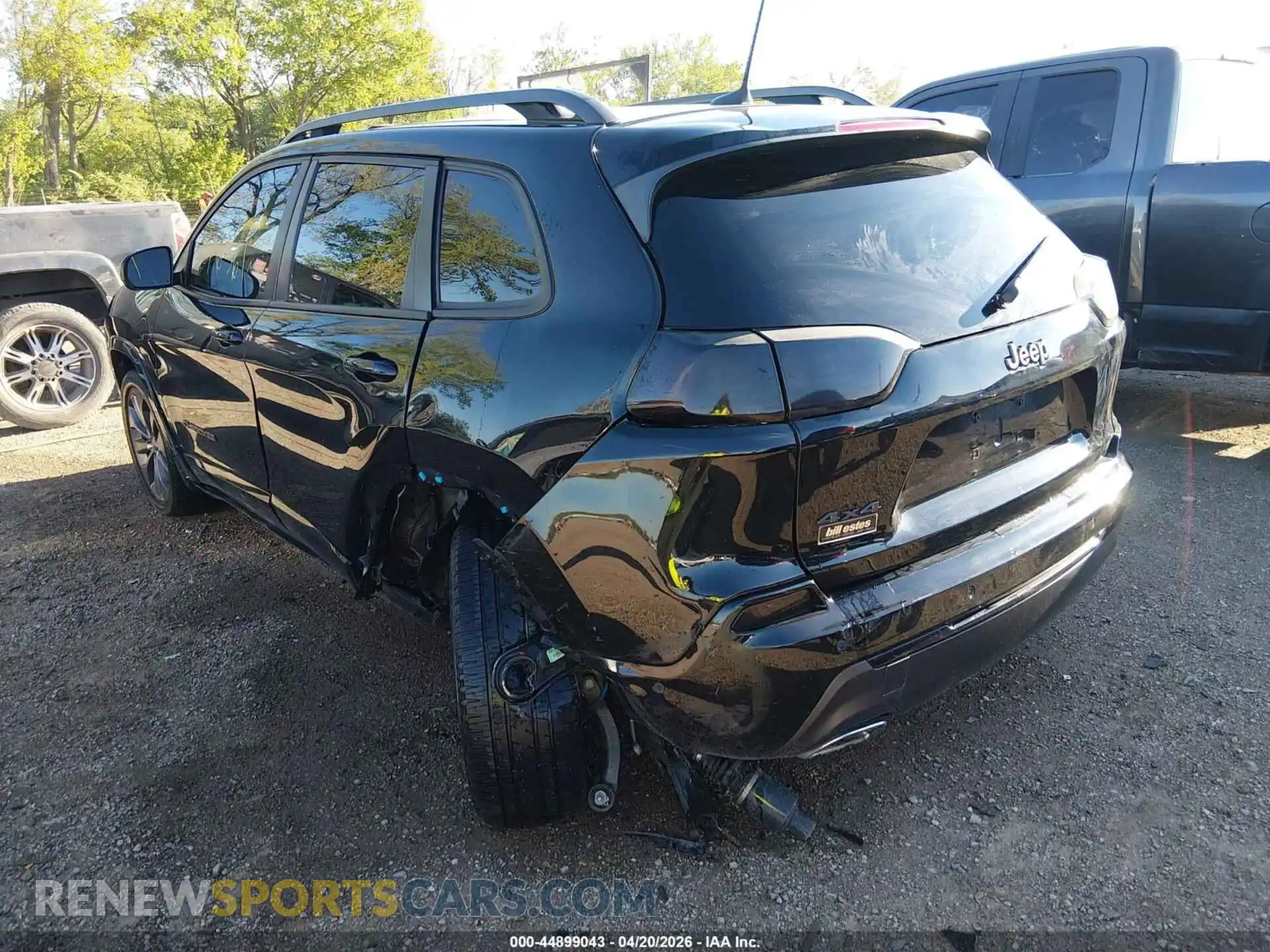 3 Photograph of a damaged car 1C4PJMDN8MD127232 JEEP CHEROKEE 2021
