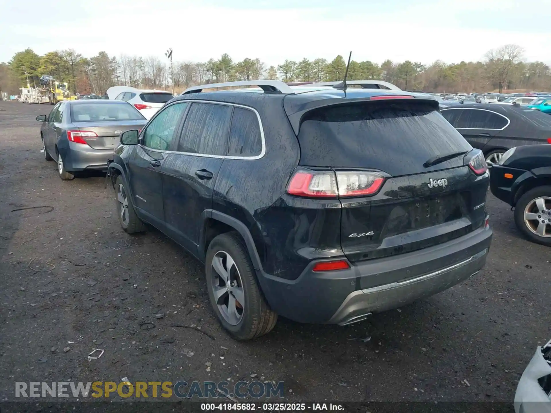 3 Photograph of a damaged car 1C4PJMDX2MD131603 JEEP CHEROKEE 2021