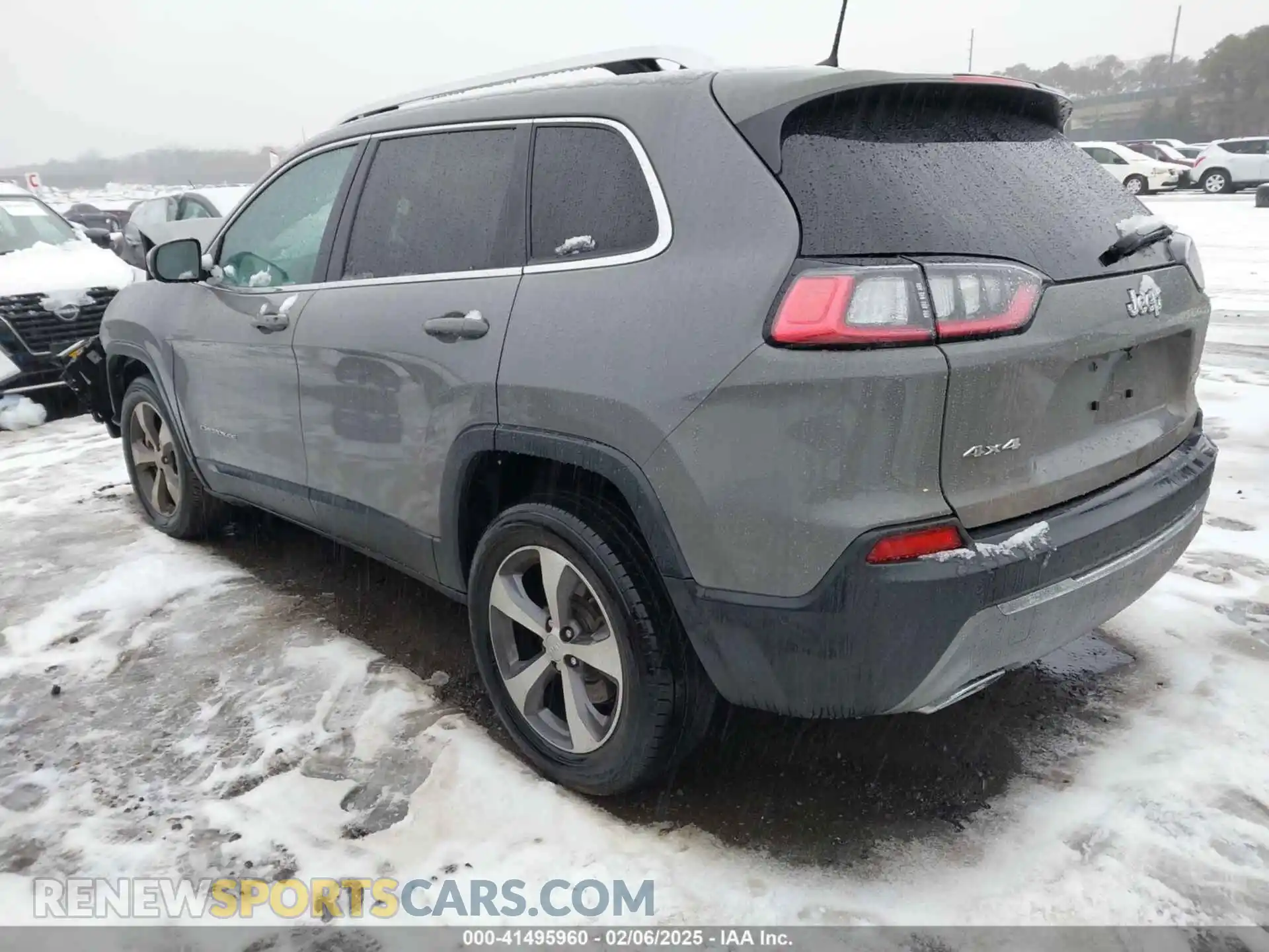 3 Photograph of a damaged car 1C4PJMDX4MD124071 JEEP CHEROKEE 2021