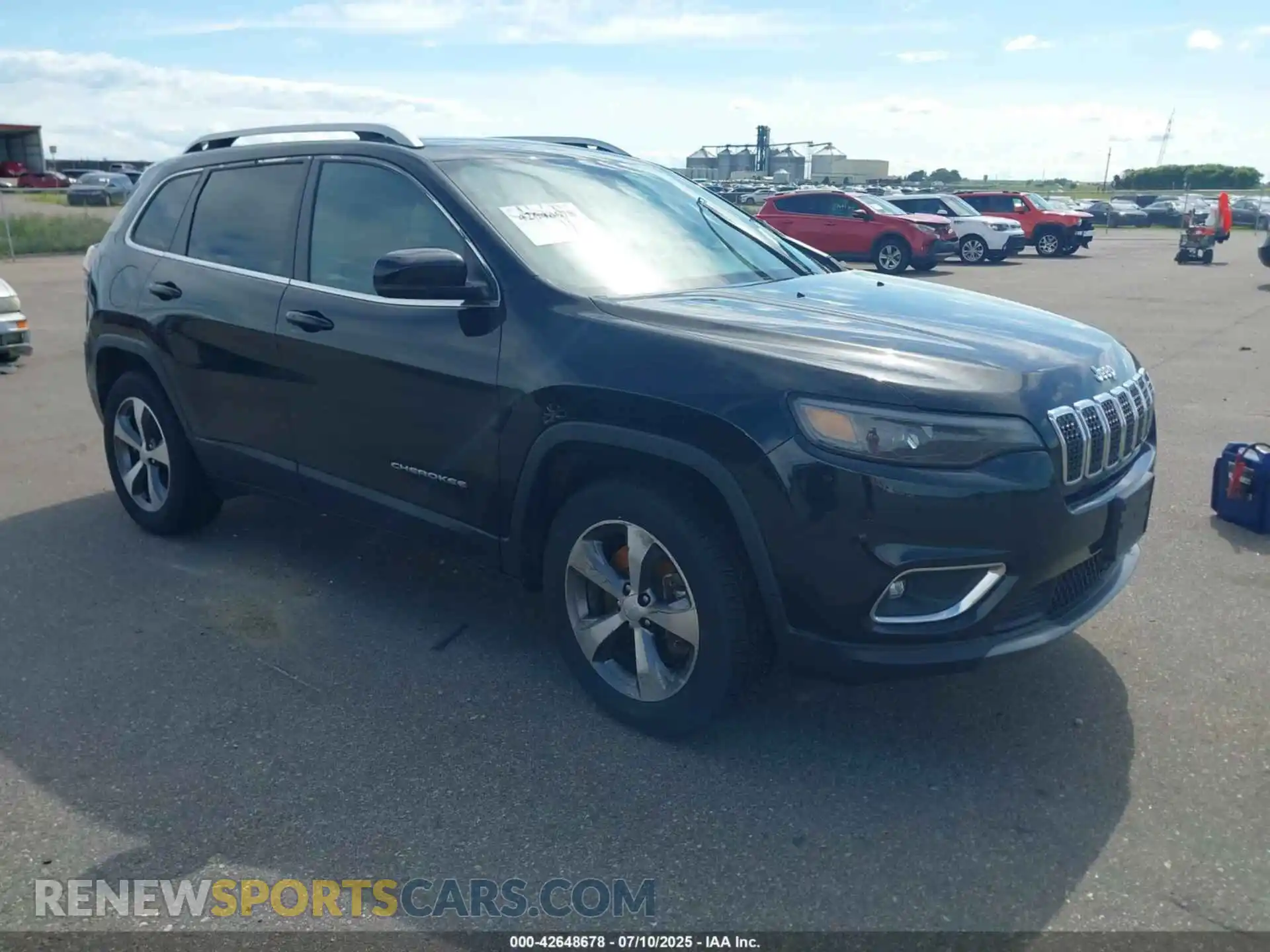 1 Photograph of a damaged car 1C4PJMDXXMD205348 JEEP CHEROKEE 2021