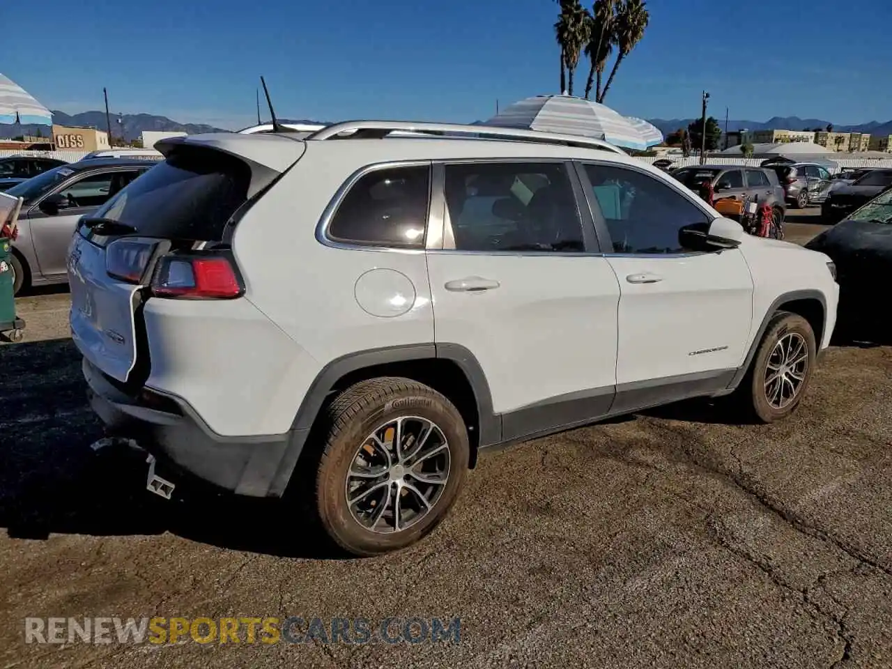 3 Photograph of a damaged car 1C4PJMLB2MD139688 JEEP CHEROKEE 2021