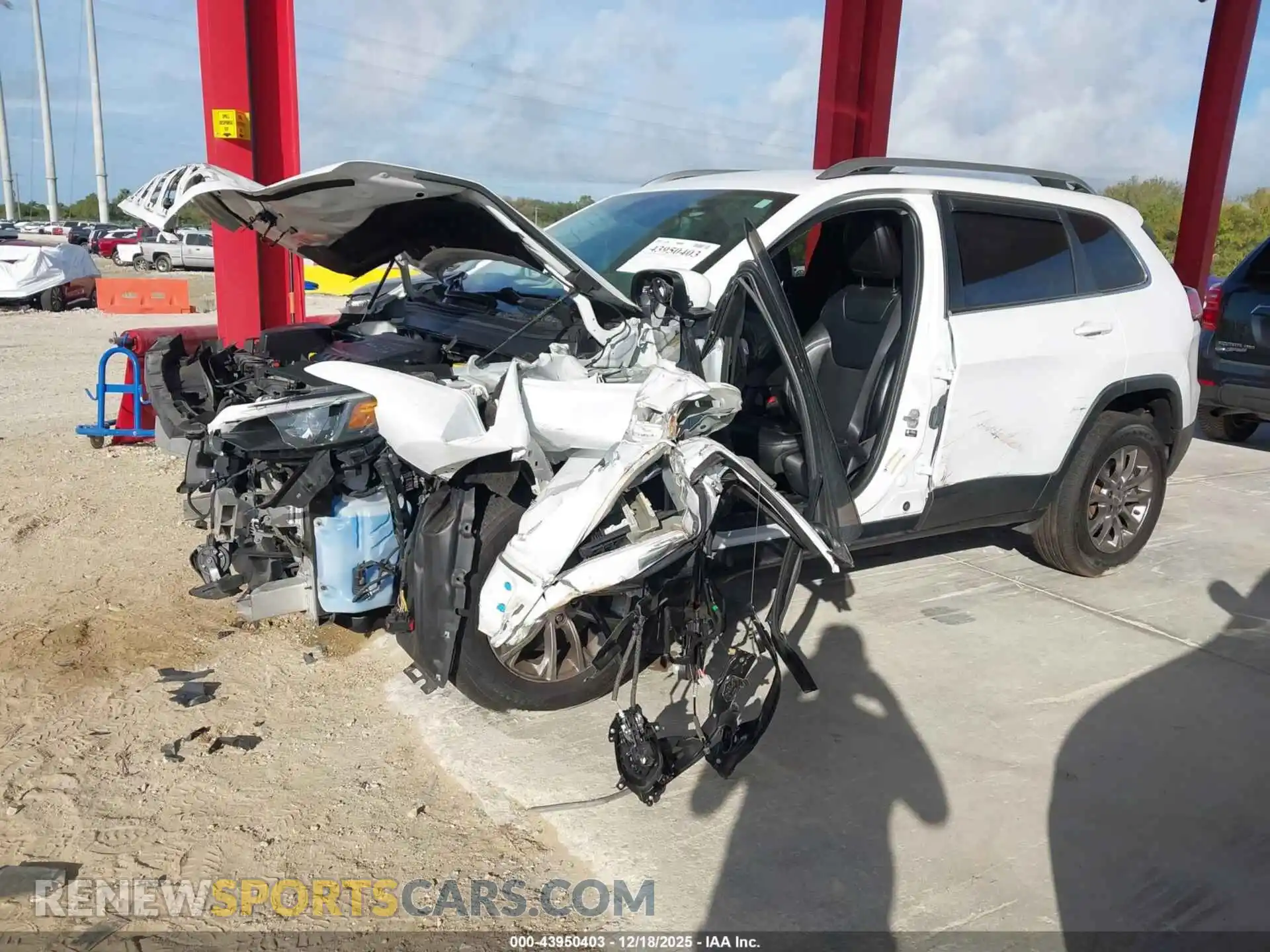 2 Photograph of a damaged car 1C4PJMLB9MD146427 JEEP CHEROKEE 2021