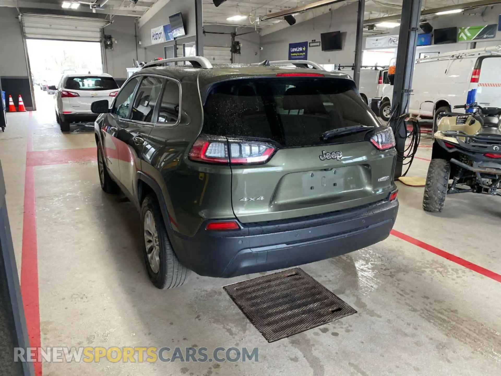 3 Photograph of a damaged car 1C4PJMLB9MD204620 JEEP CHEROKEE 2021