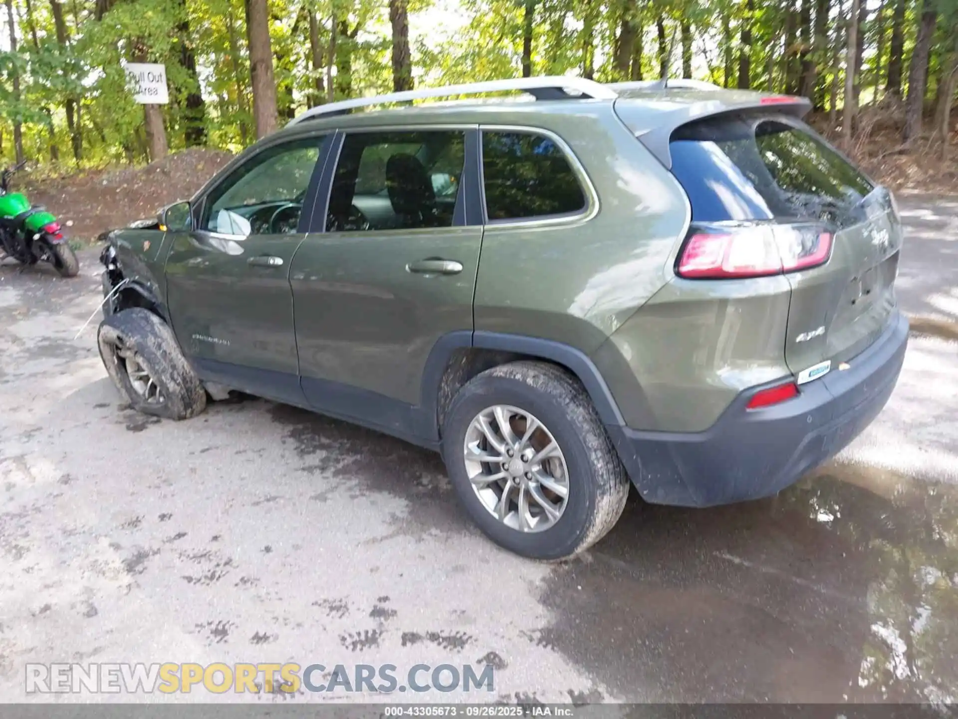 3 Photograph of a damaged car 1C4PJMLBXMD178786 JEEP CHEROKEE 2021