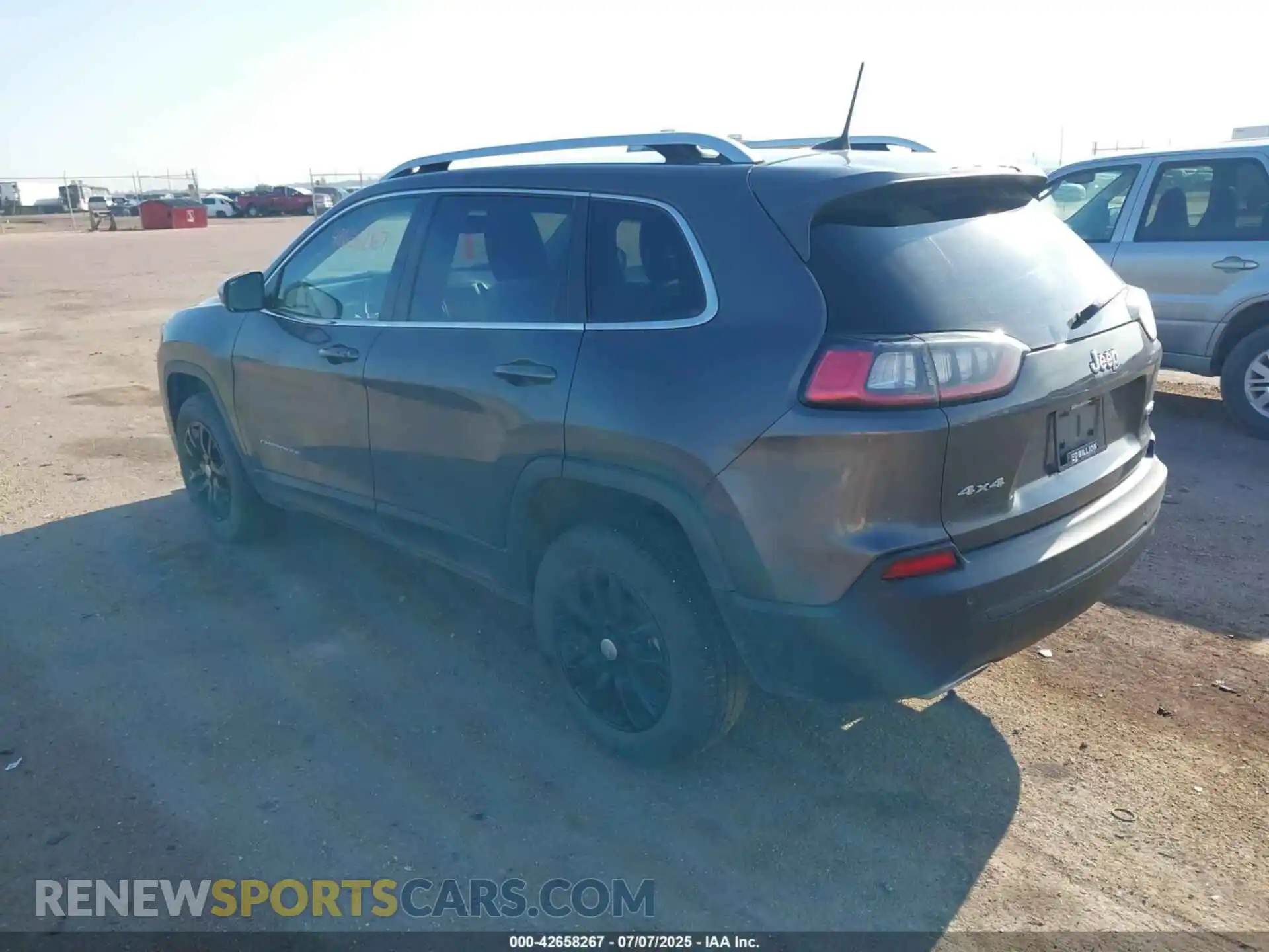3 Photograph of a damaged car 1C4PJMMN2MD140459 JEEP CHEROKEE 2021