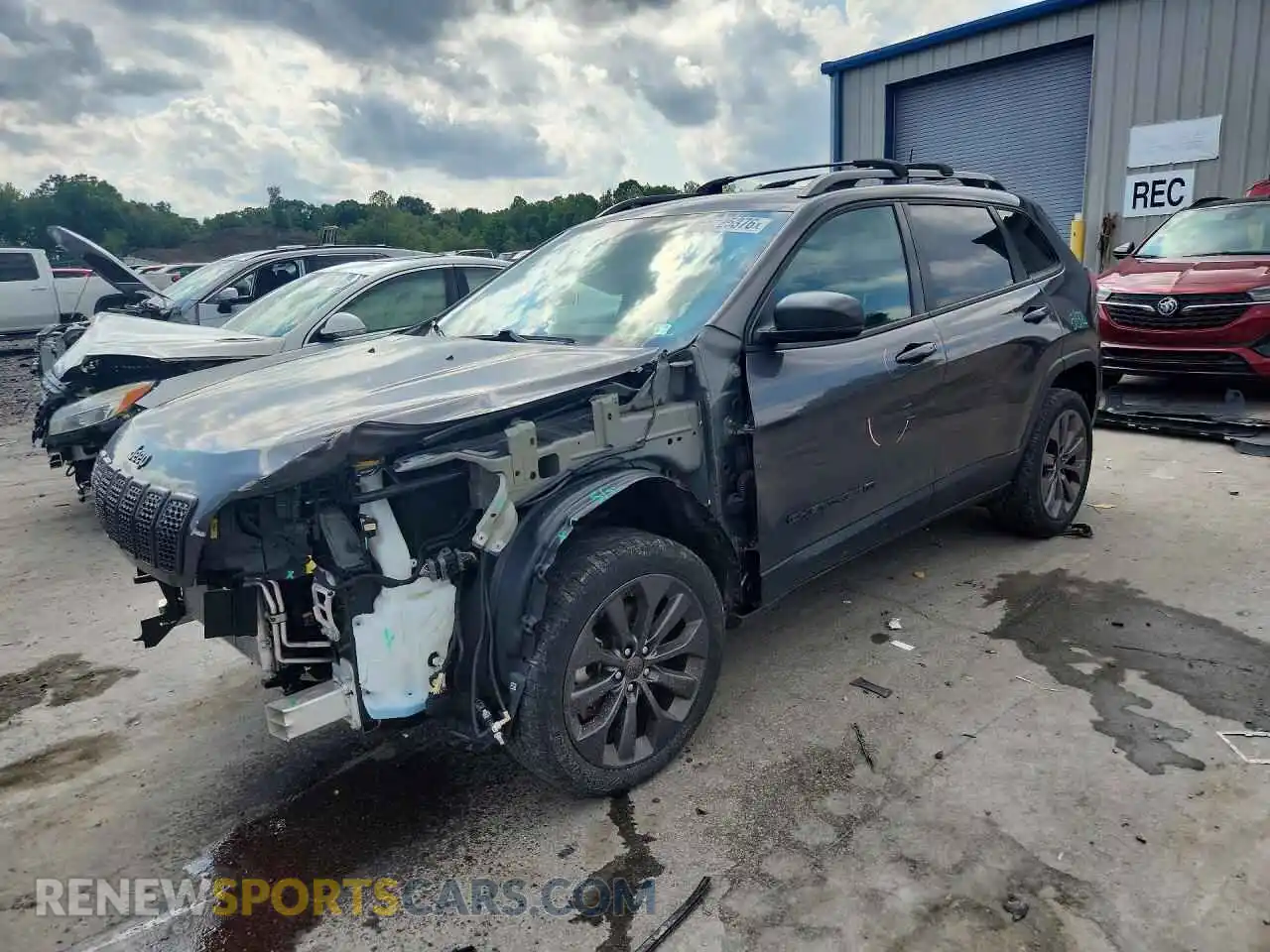 1 Photograph of a damaged car 1C4PJMMX2MD194040 JEEP CHEROKEE 2021