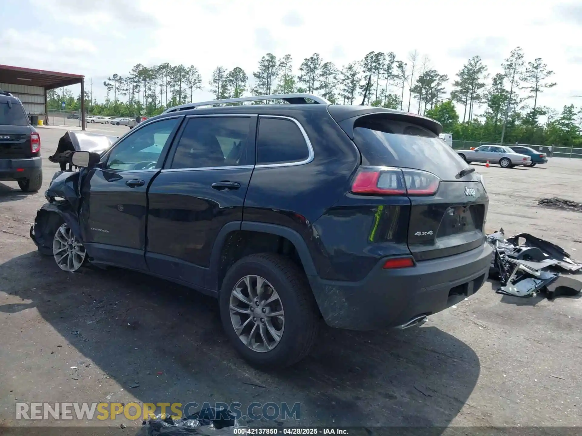 3 Photograph of a damaged car 1C4PJMMX3MD167896 JEEP CHEROKEE 2021