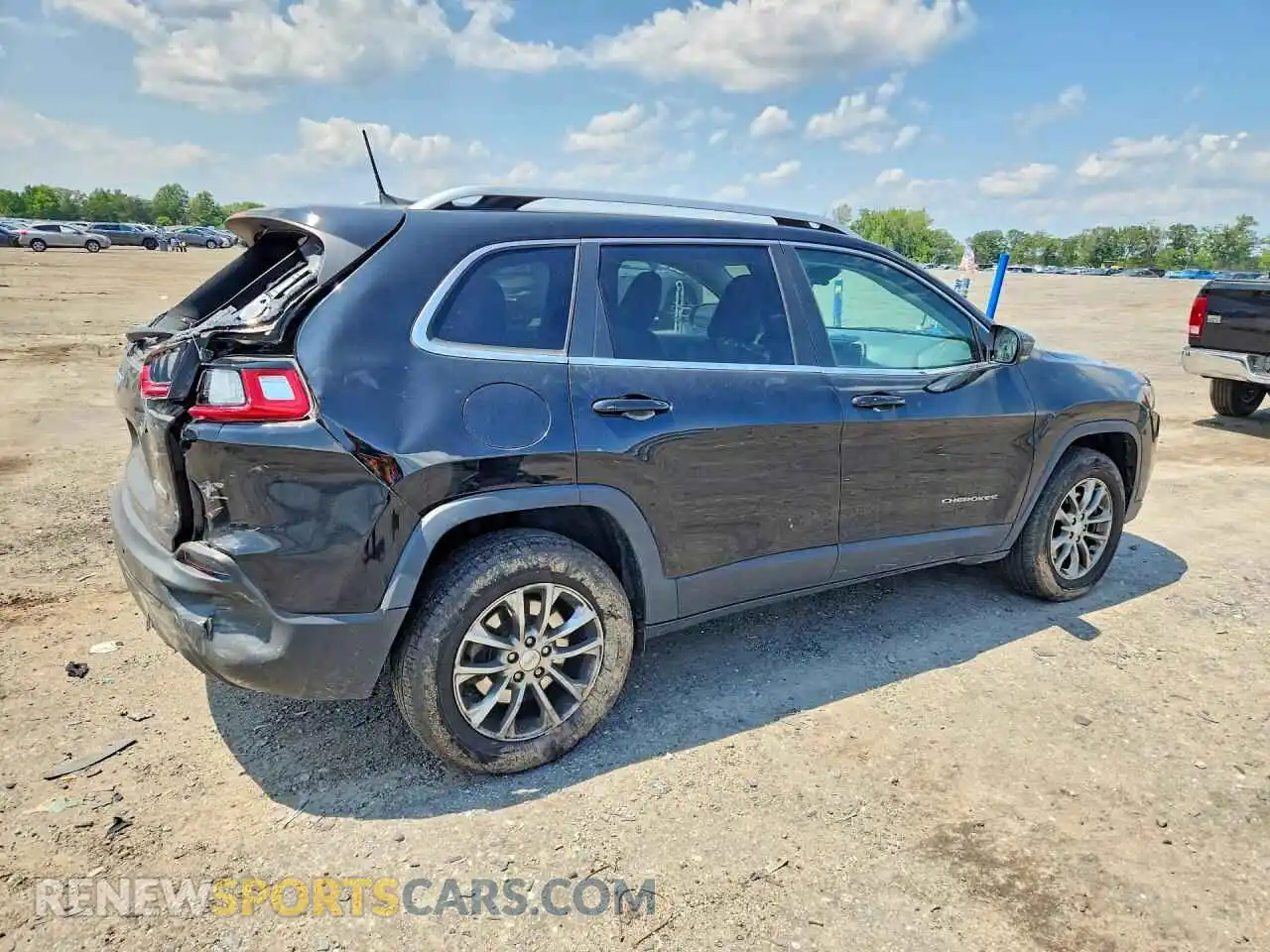 3 Photograph of a damaged car 1C4PJMMXXMD133020 JEEP CHEROKEE 2021