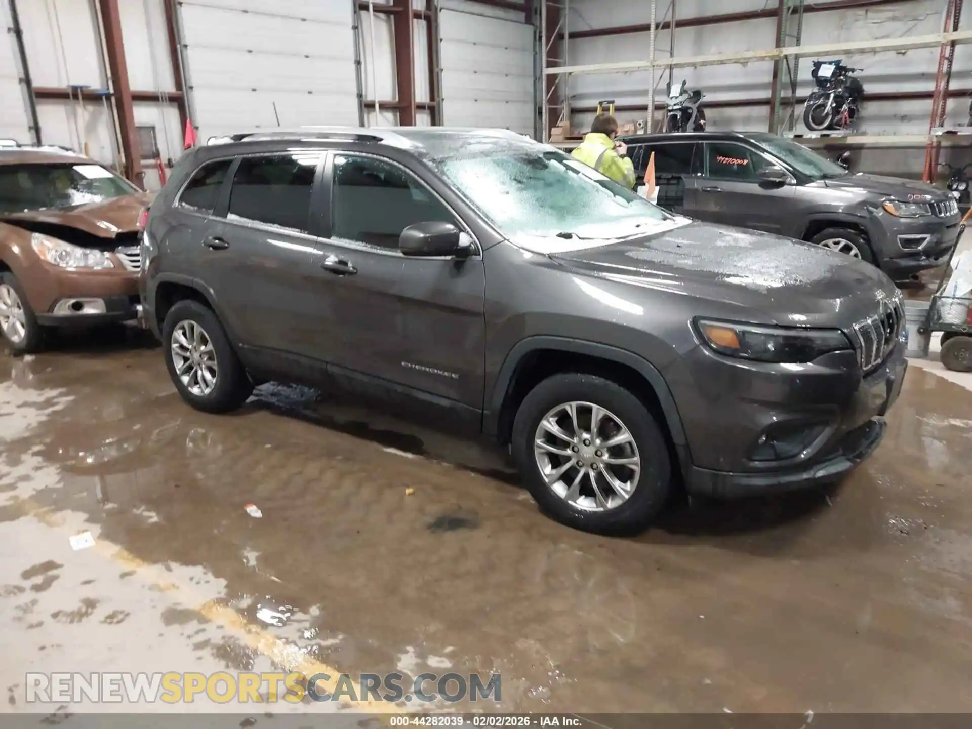 1 Photograph of a damaged car 1C4PJMMXXMD175106 JEEP CHEROKEE 2021