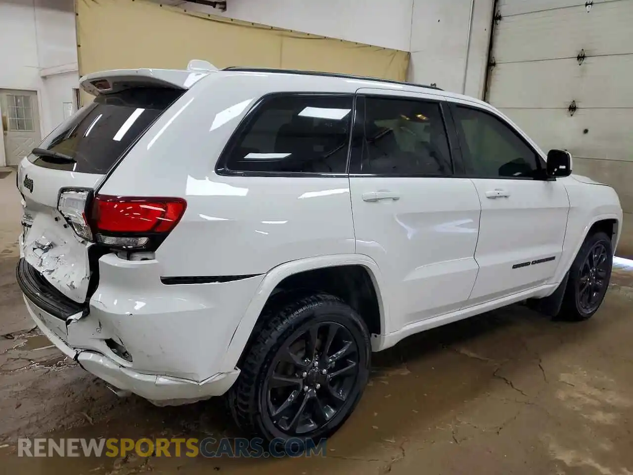 3 Photograph of a damaged car 1C4RJFAG1MC782543 JEEP CHEROKEE 2021
