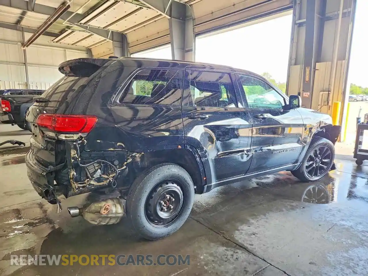 3 Photograph of a damaged car 1C4RJFAG8MC535763 JEEP CHEROKEE 2021