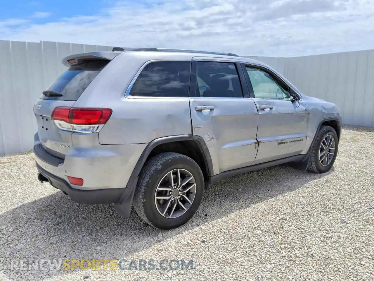 3 Photograph of a damaged car 1C4RJFAGXMC525090 JEEP CHEROKEE 2021