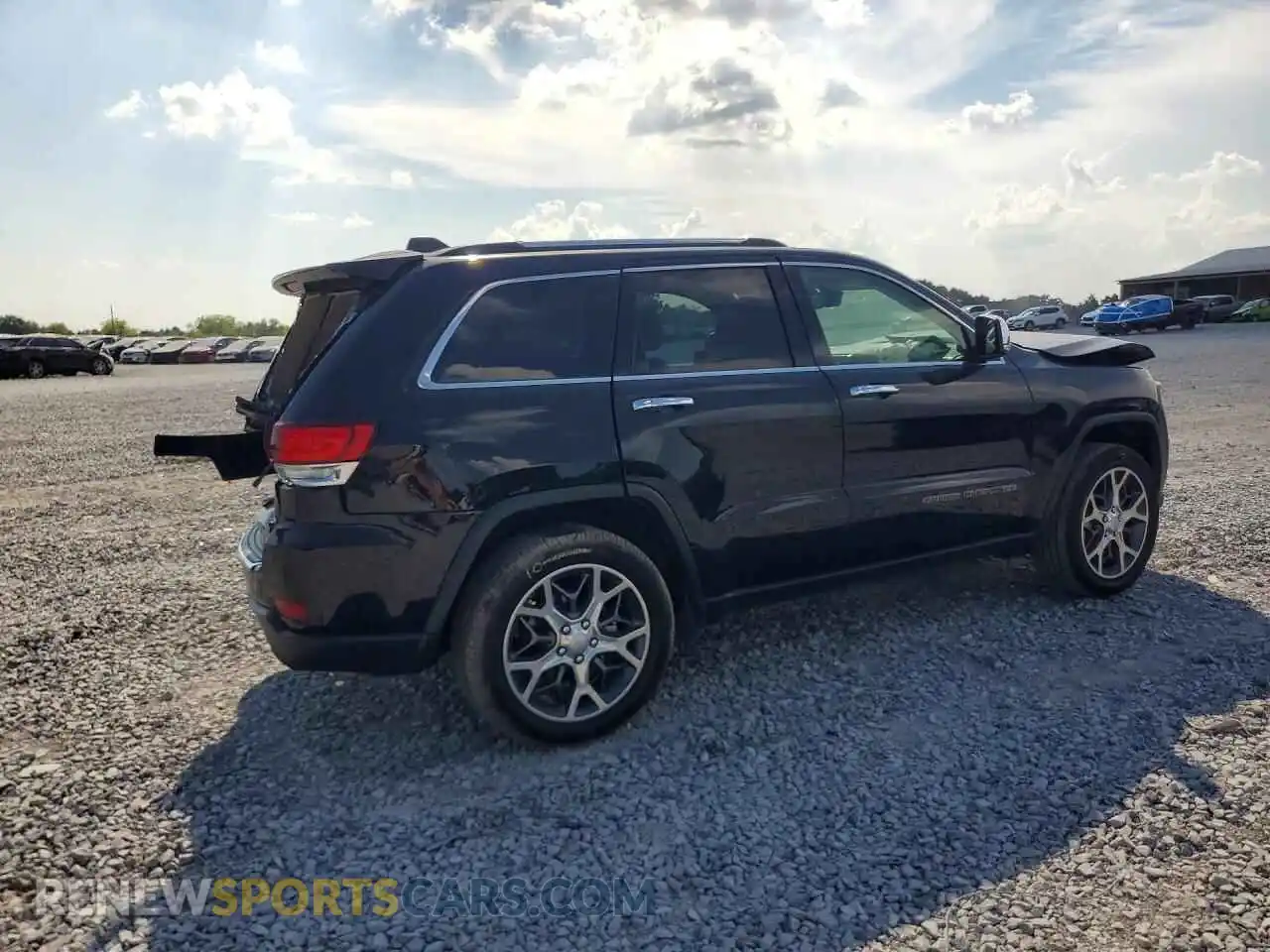 3 Photograph of a damaged car 1C4RJFBG0MC670377 JEEP CHEROKEE 2021